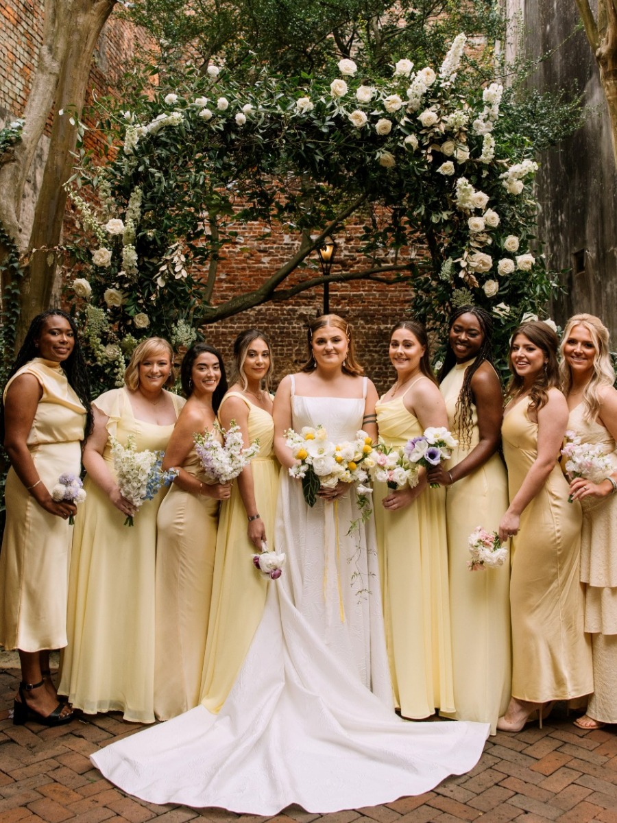 Pops of yellow brought charm to this colorful New Orleans wedding