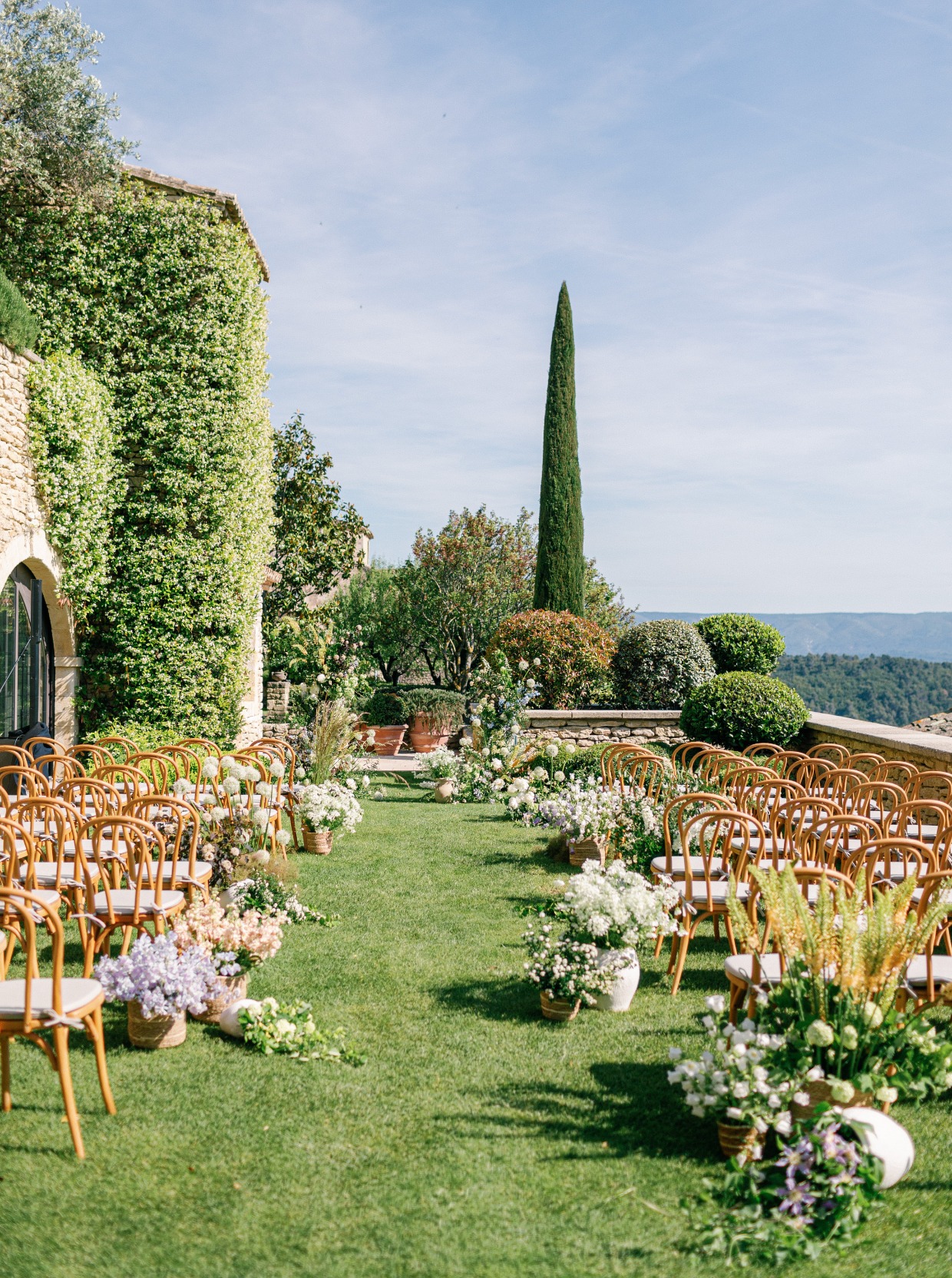 C & R - Bastide de gordes - Amélie Despinoy - Mai 24 - ©StepanVrzala - 1