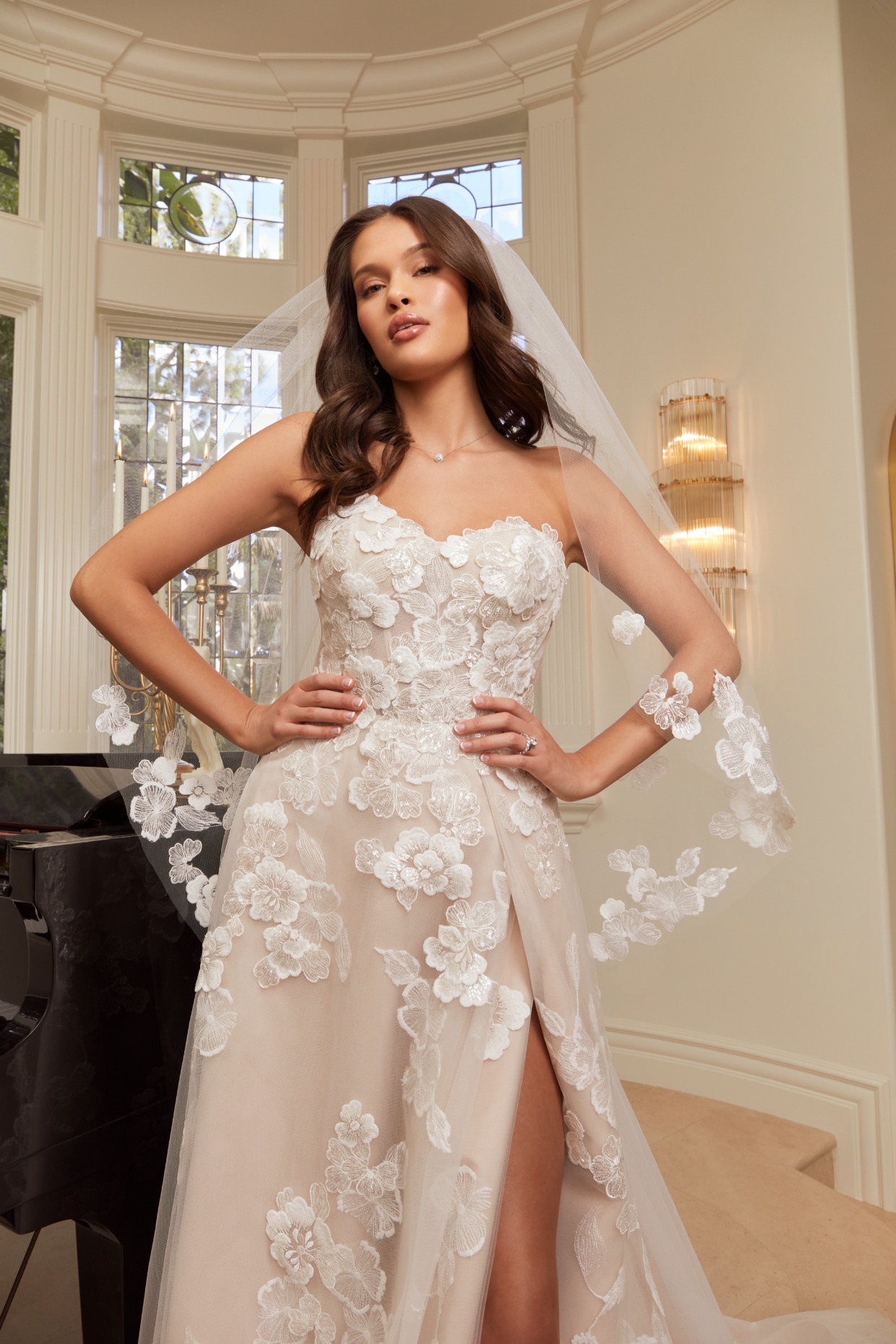 2559V_Maude_ Veil Front