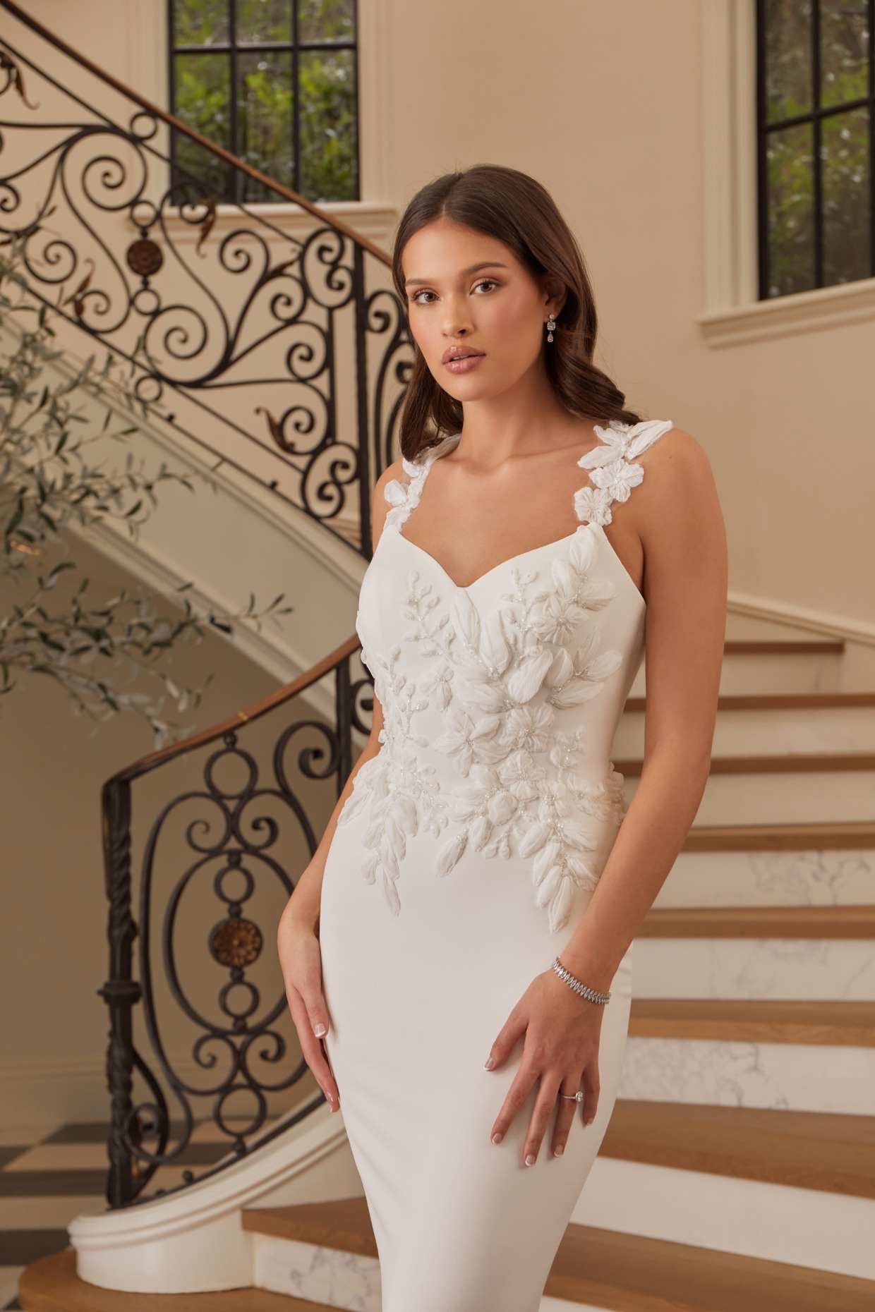 2565_Tessa_ Front Close