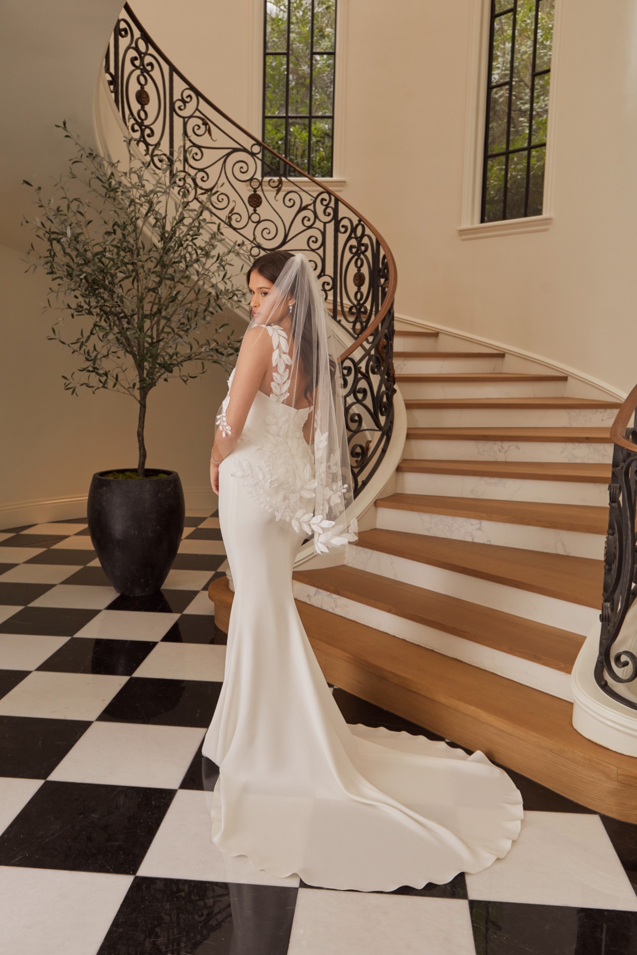 2565V_Tessa_Veil Back 
