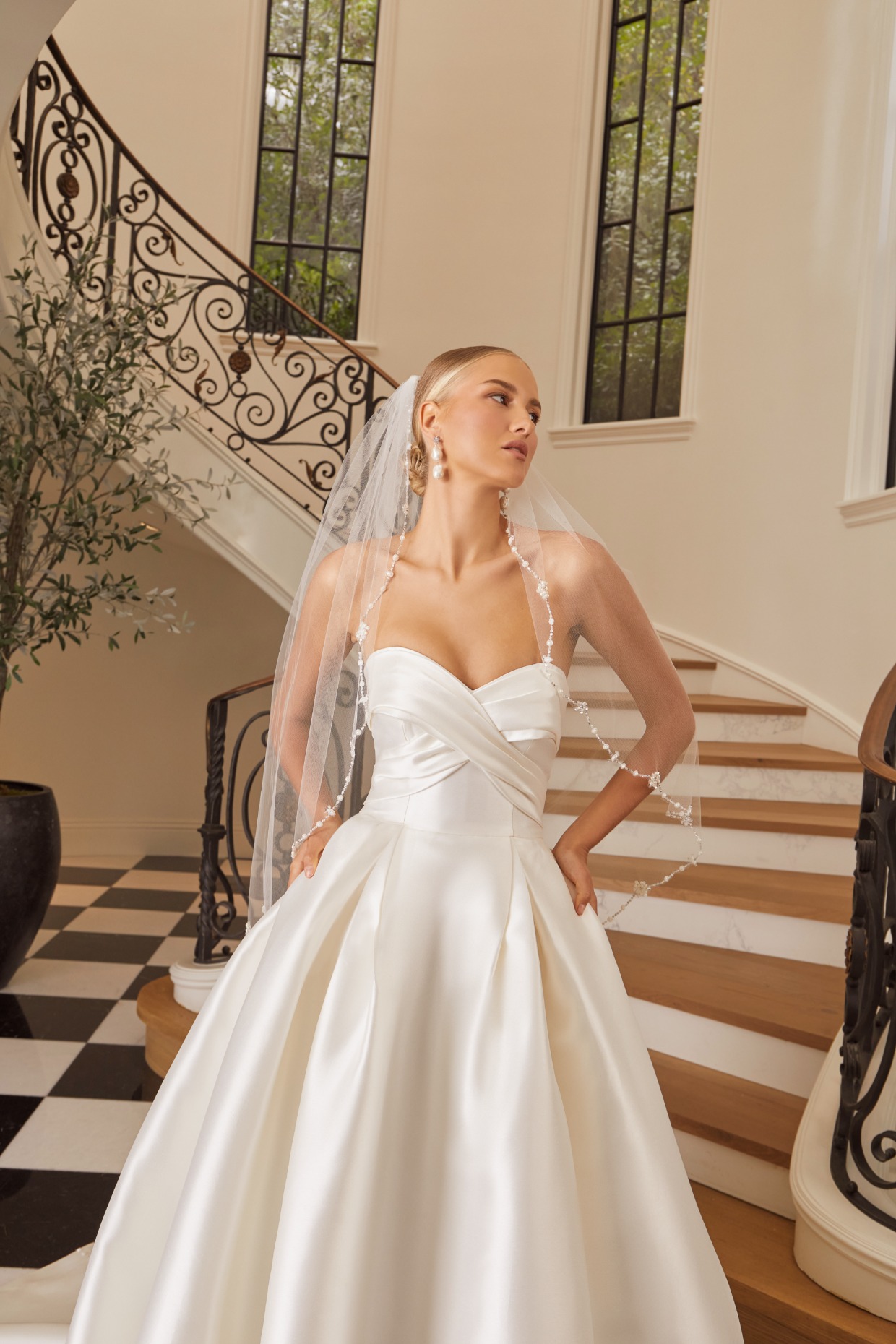 2575V_Lorelai_Veil Front