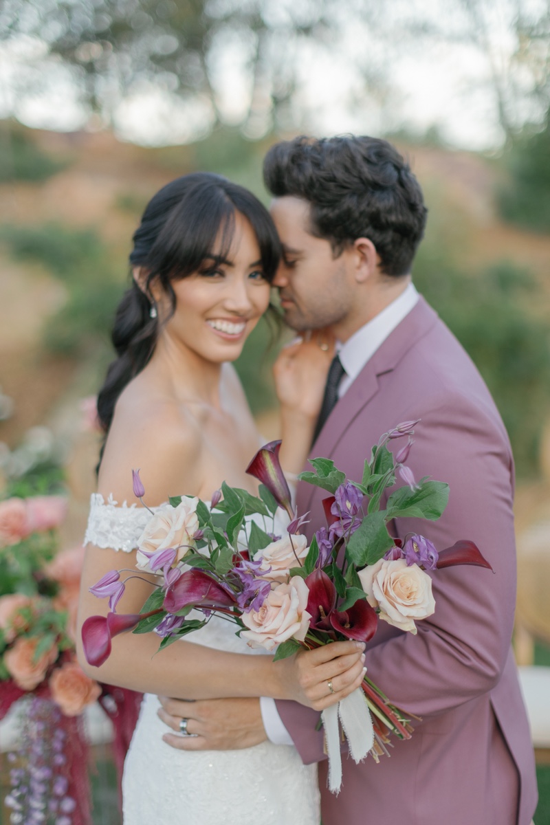 moody wedding bouquet ideas