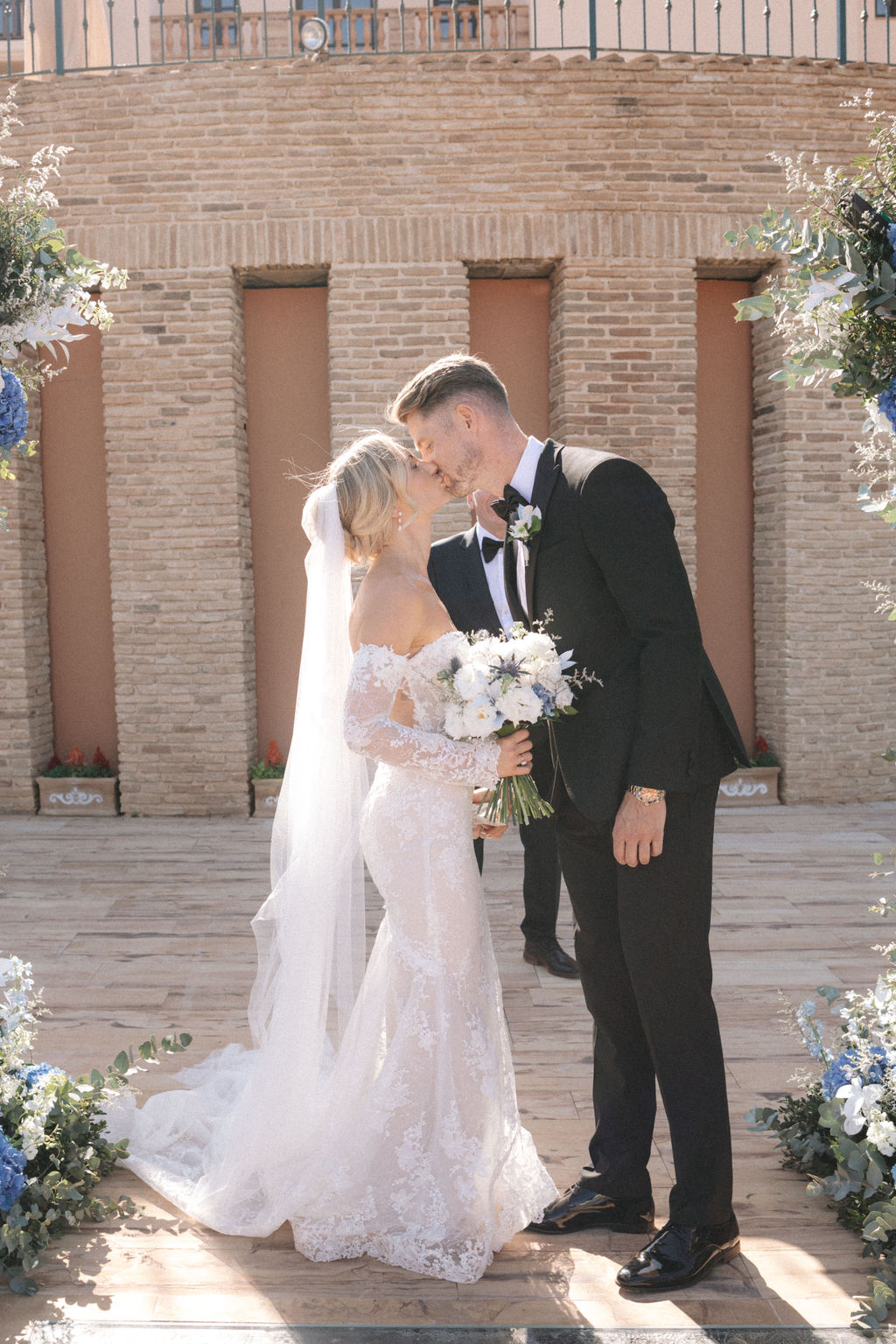 love-in-bloom-a-chic-summer-wedding-at-hatzi-mansion_wedtime-stories_vicky-galata-weddings-events-20