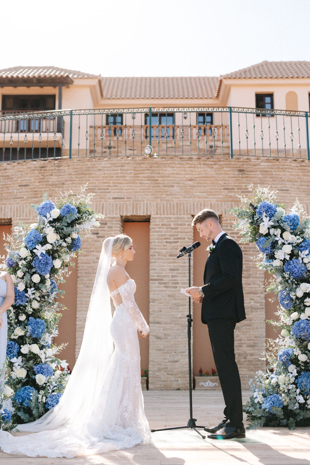 love-in-bloom-a-chic-summer-wedding-at-hatzi-mansion_wedtime-stories_vicky-galata-weddings-events-30