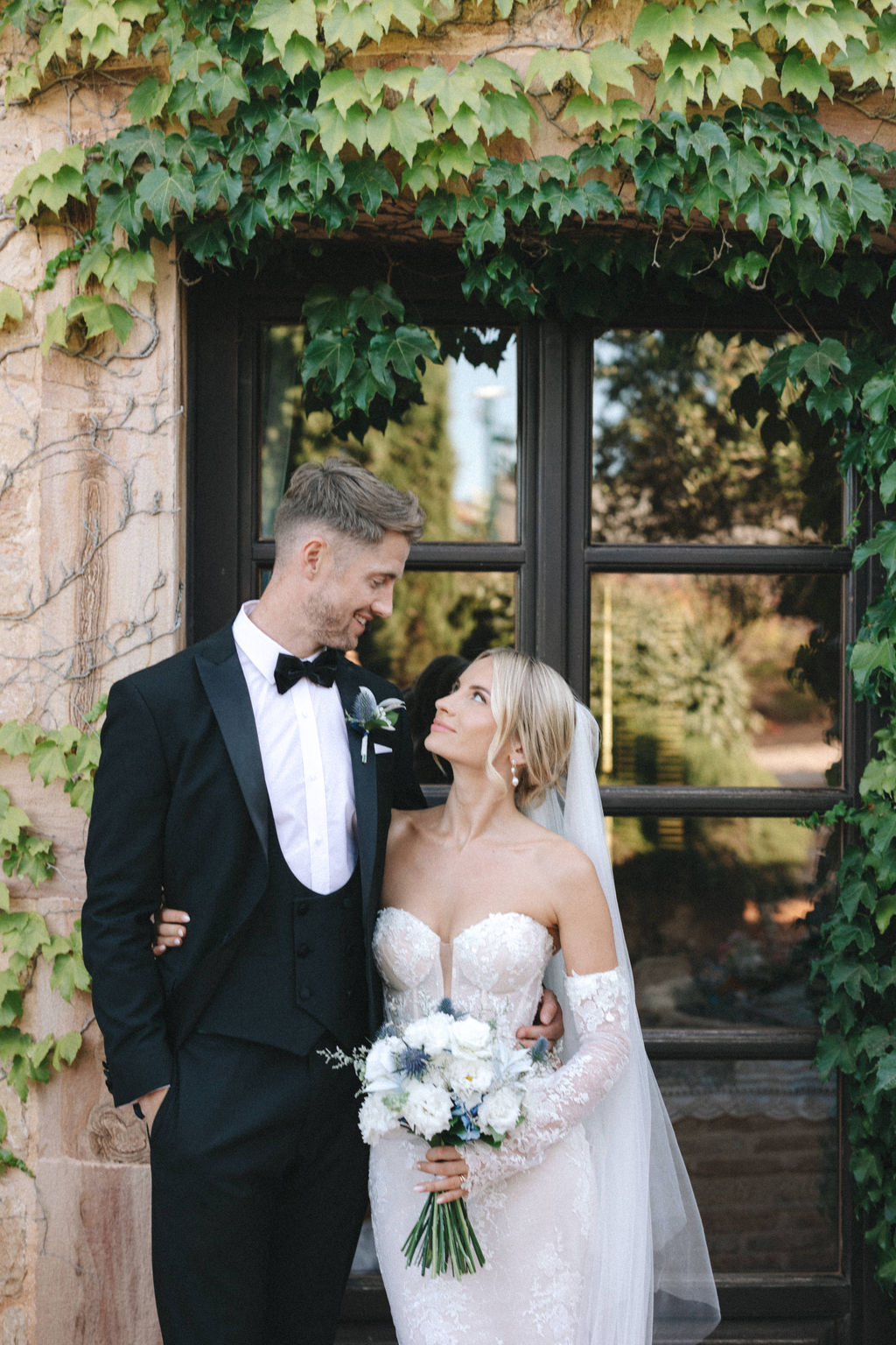 love-in-bloom-a-chic-summer-wedding-at-hatzi-mansion_wedtime-stories_vicky-galata-weddings-events-38