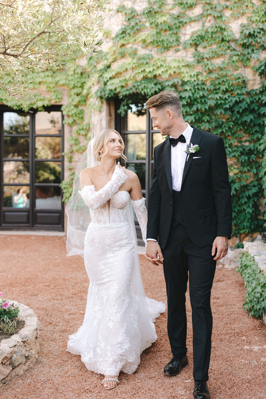 love-in-bloom-a-chic-summer-wedding-at-hatzi-mansion_wedtime-stories_vicky-galata-weddings-events-41