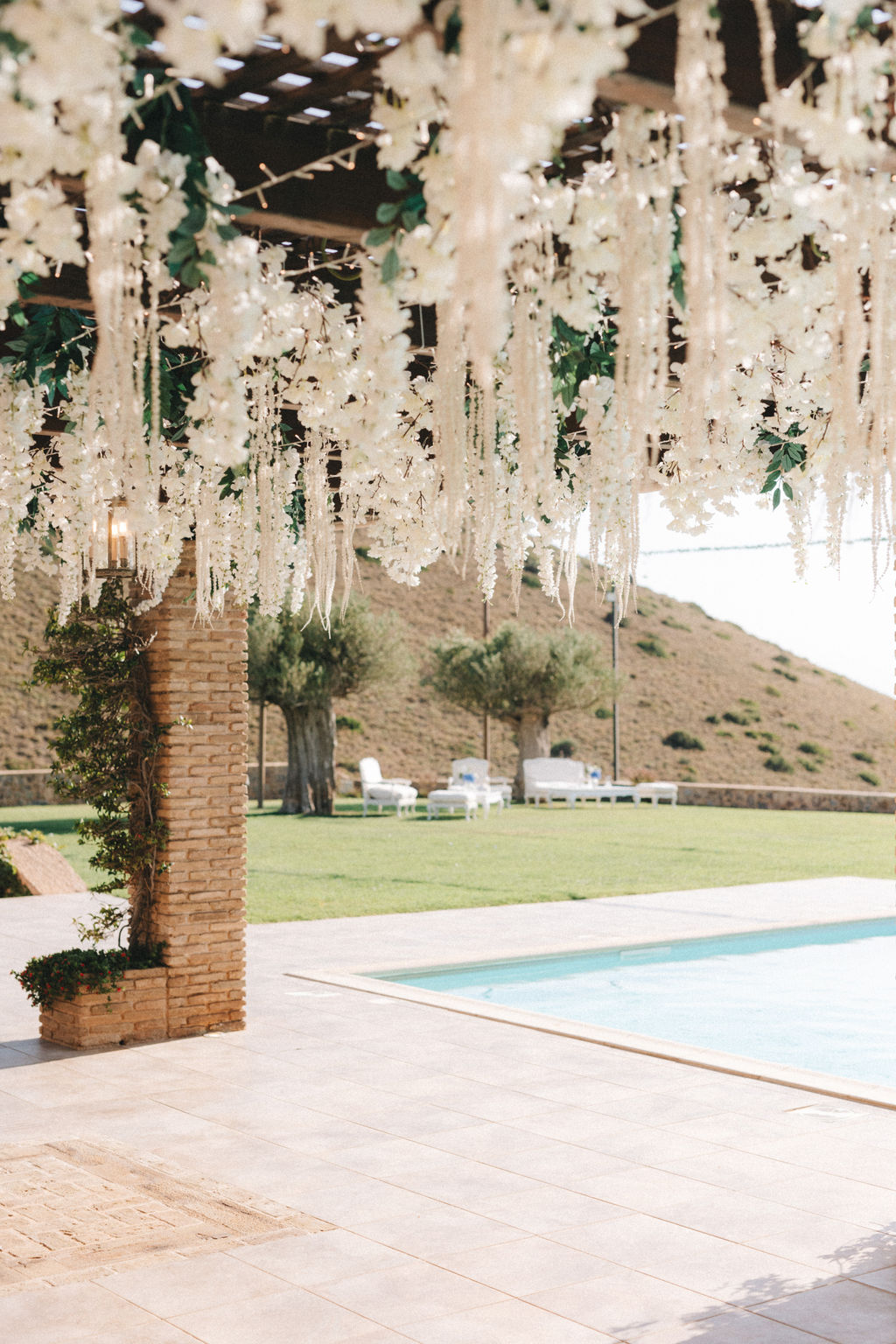 love-in-bloom-a-chic-summer-wedding-at-hatzi-mansion_wedtime-stories_vicky-galata-weddings-events-57