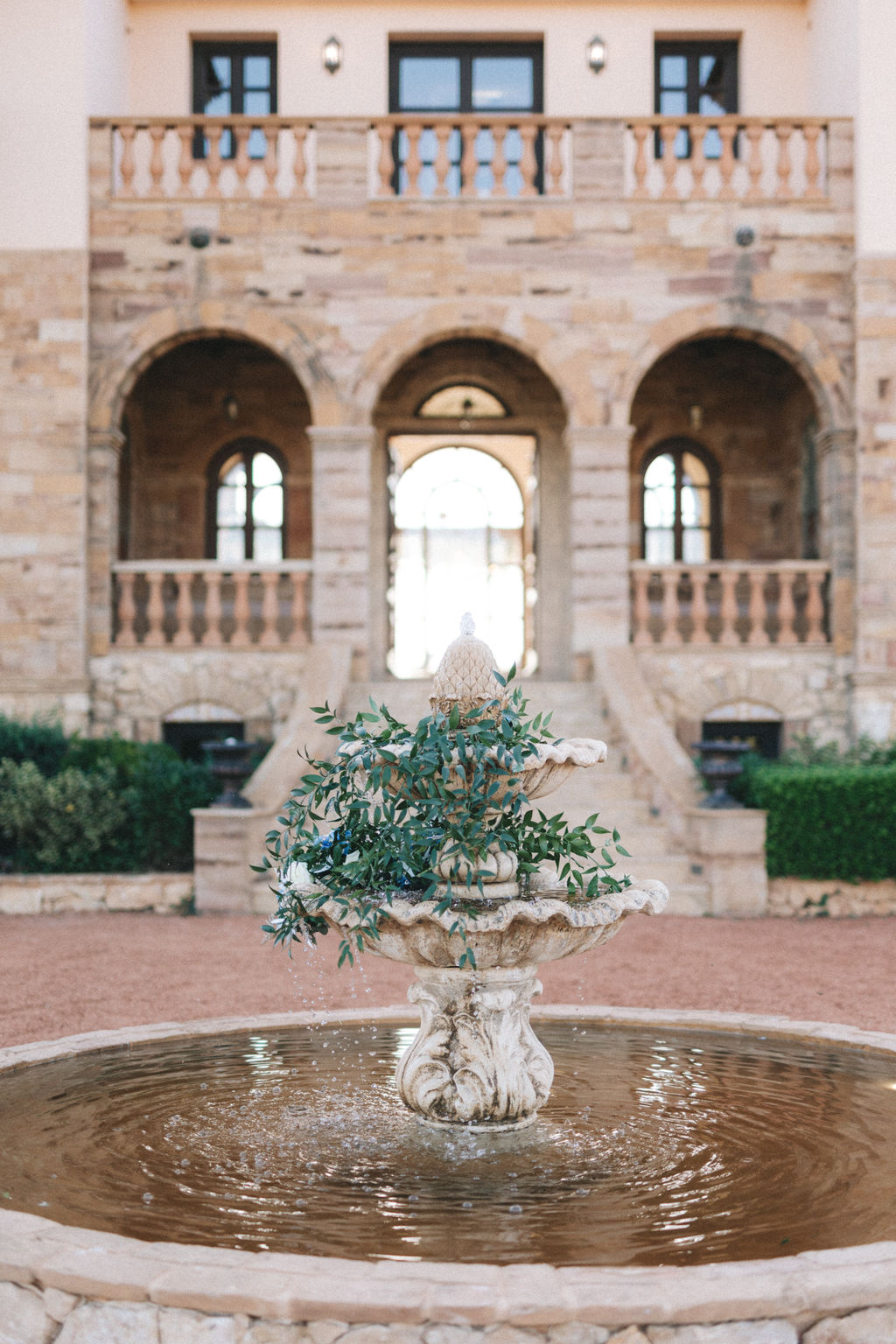 love-in-bloom-a-chic-summer-wedding-at-hatzi-mansion_wedtime-stories_vicky-galata-weddings-events-65