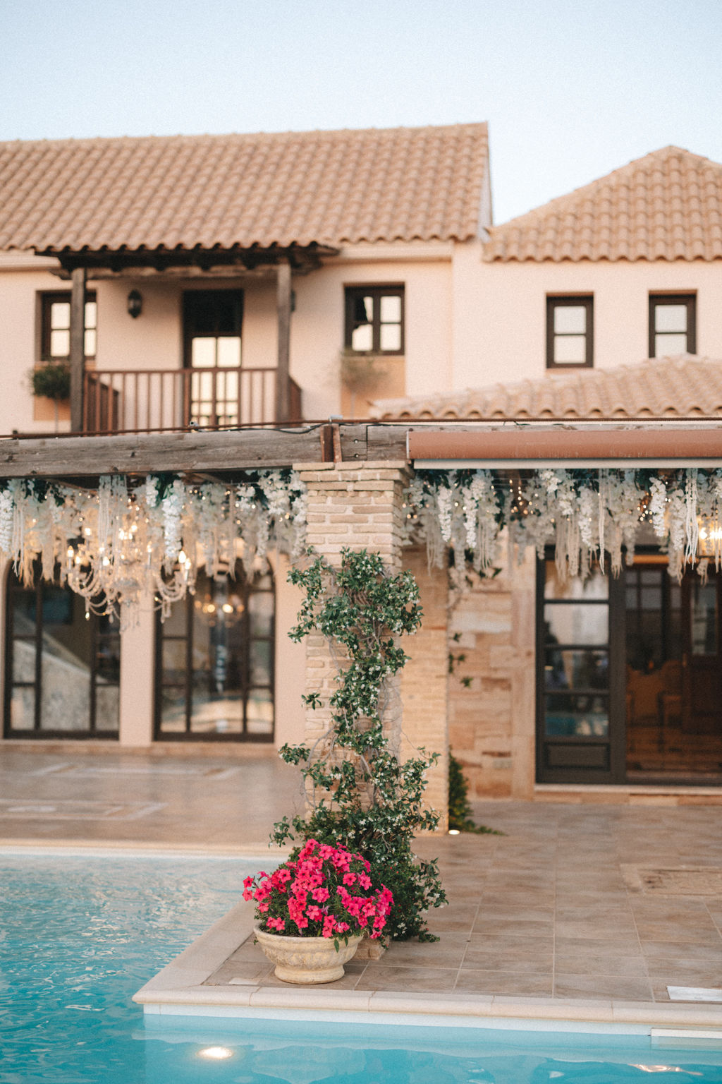 love-in-bloom-a-chic-summer-wedding-at-hatzi-mansion_wedtime-stories_vicky-galata-weddings-events-68