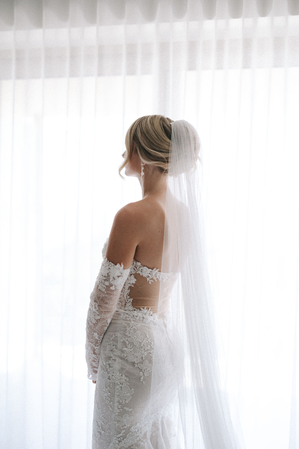 love-in-bloom-a-chic-summer-wedding-at-hatzi-mansion_wedtime-stories_vicky-galata-weddings-events-7