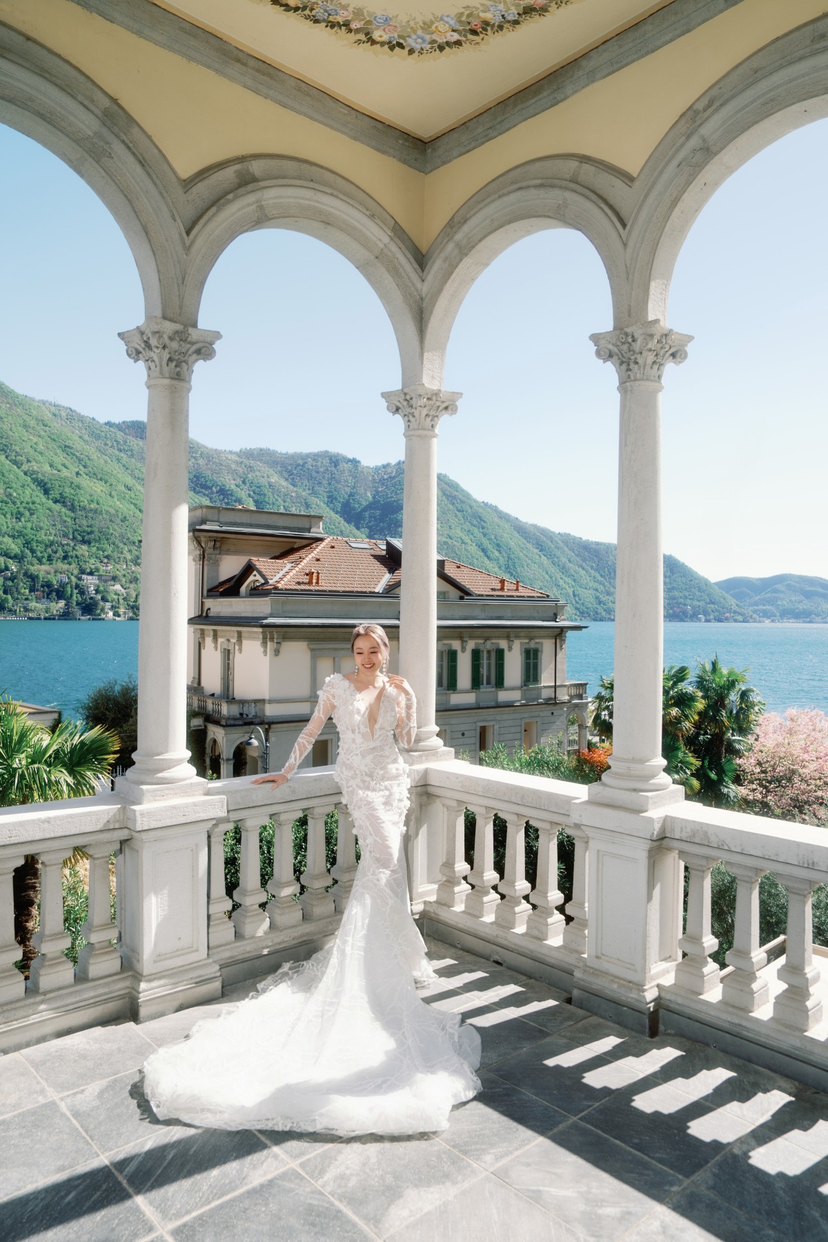 long sleeve lace wedding dress