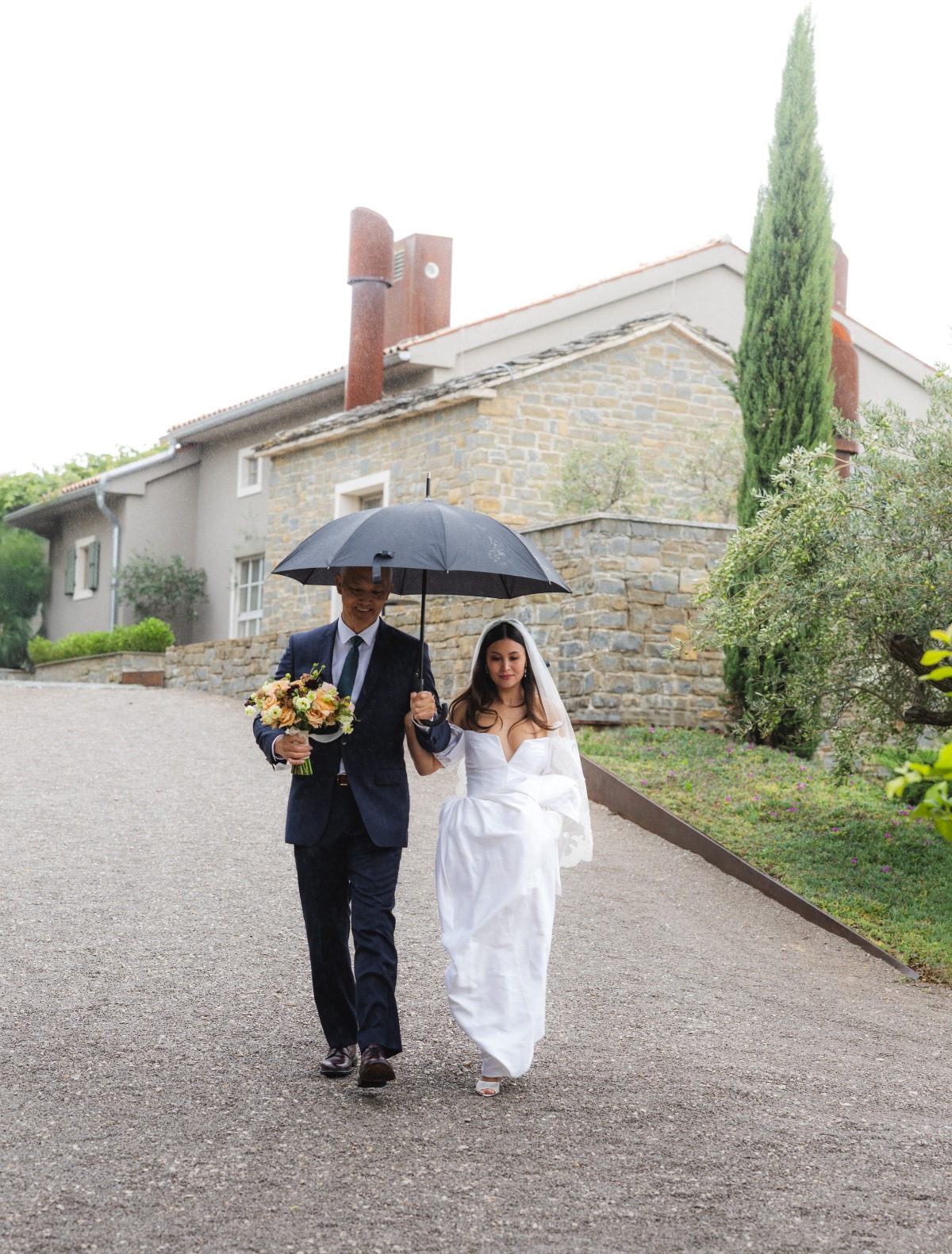 rainy wedding ideas