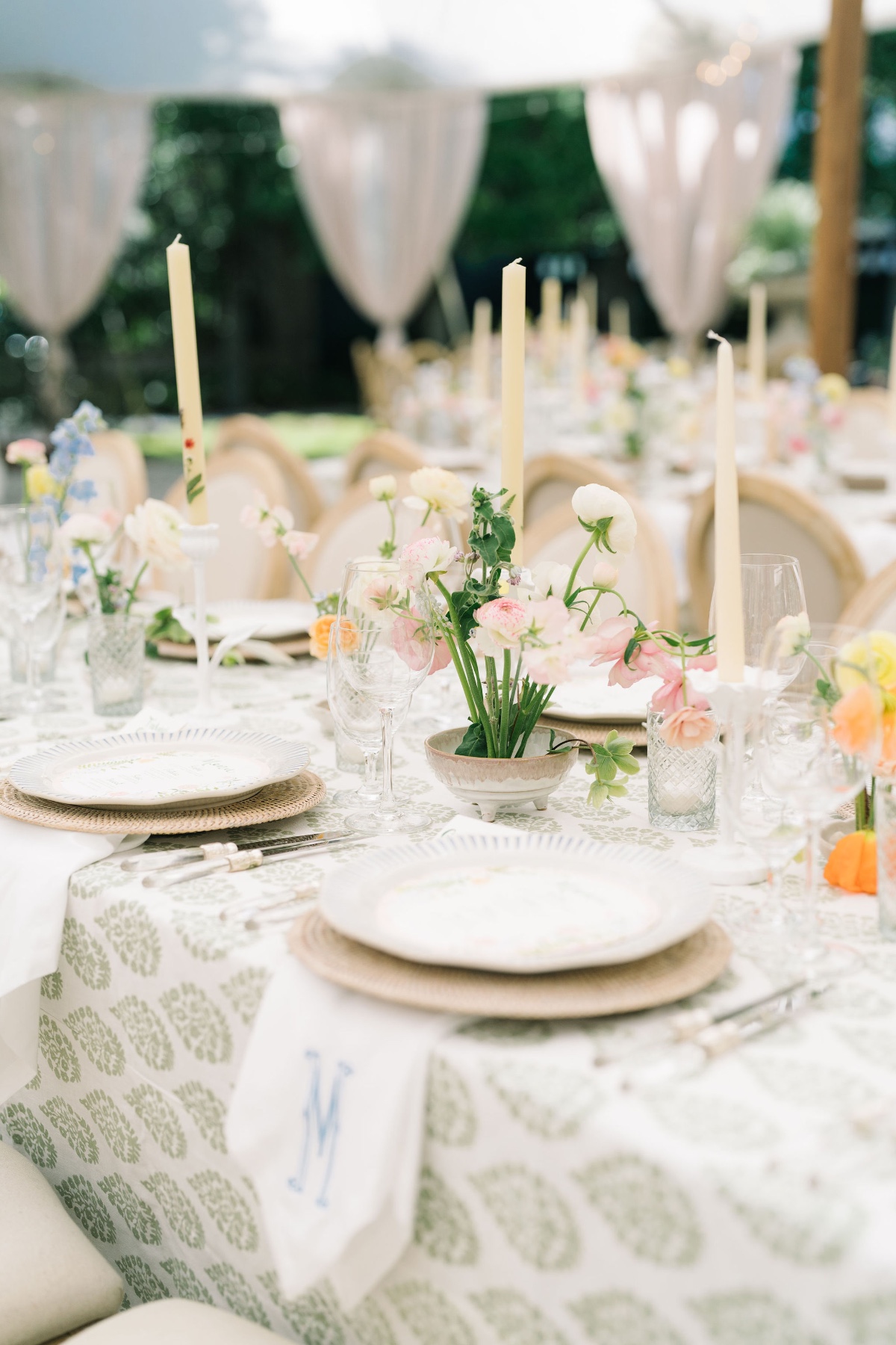 small pastel wedding flower arrangements