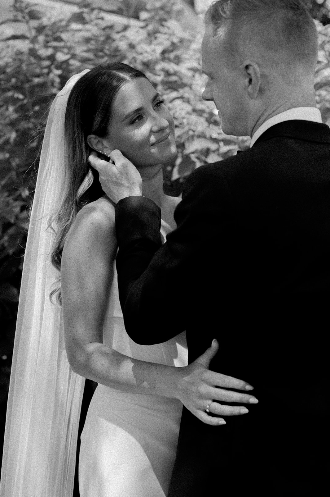 du_soleil_photographie_allison_alex_wedding_firstlook_portraits-48