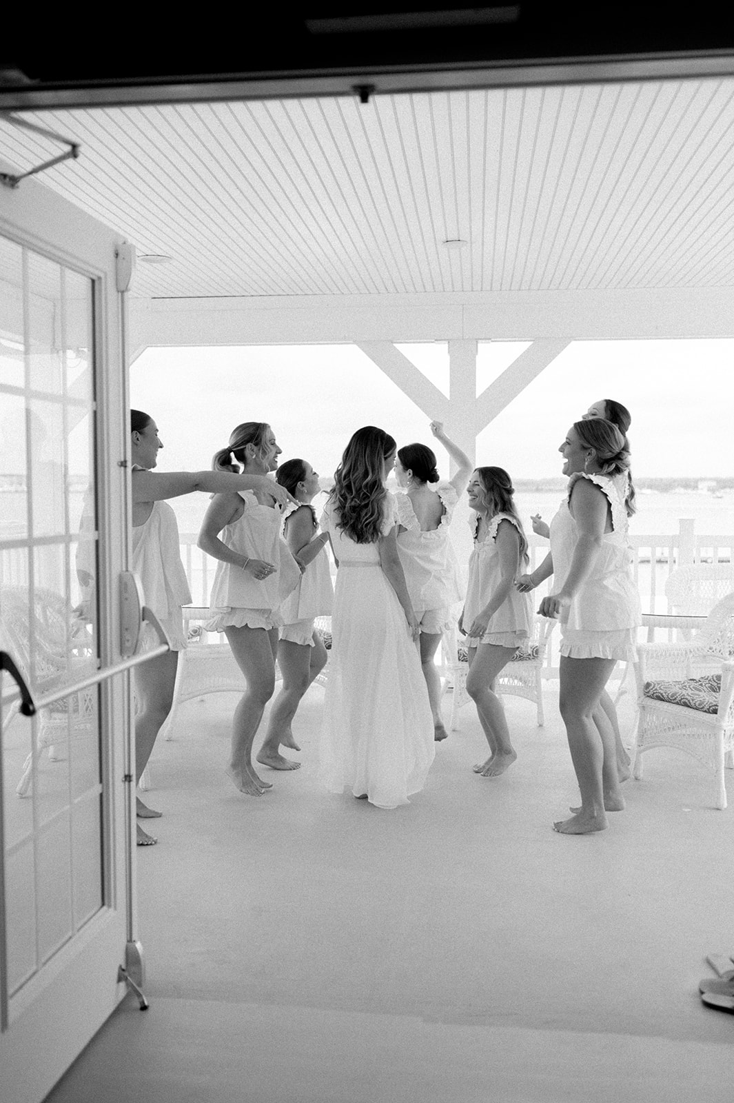 du_soleil_photographie_allison_alex_wedding_getting_ready_-28