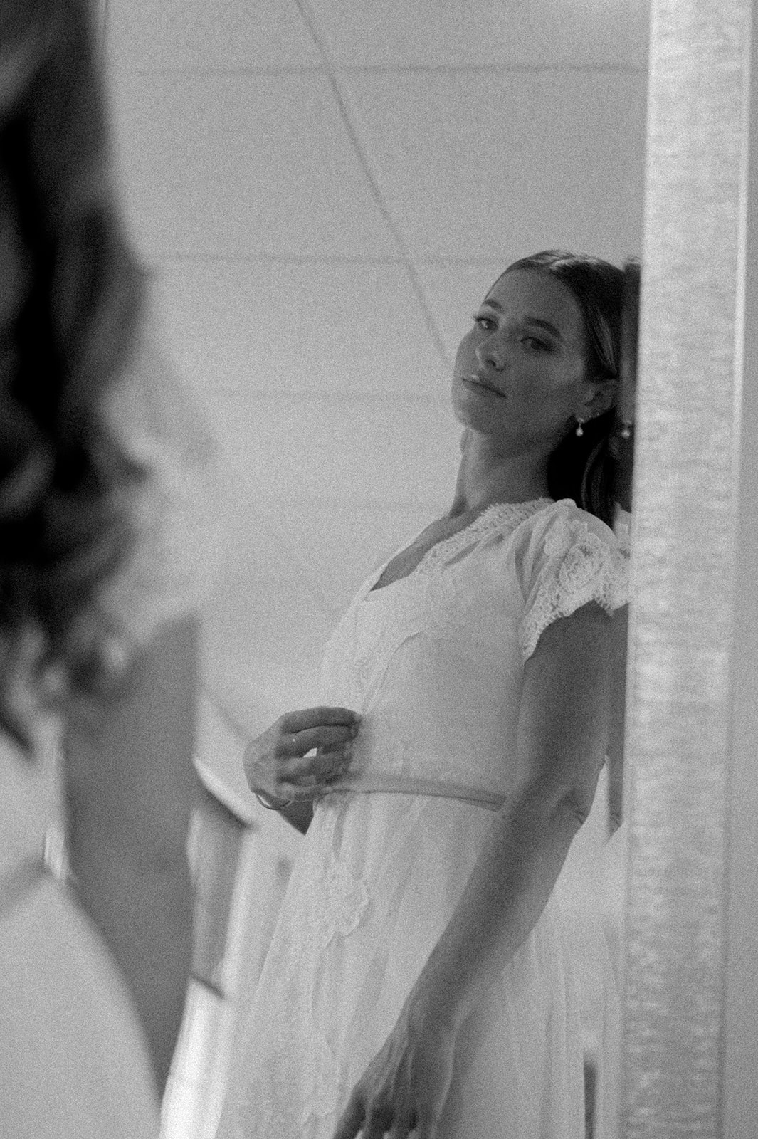 du_soleil_photographie_allison_alex_wedding_getting_ready_-56