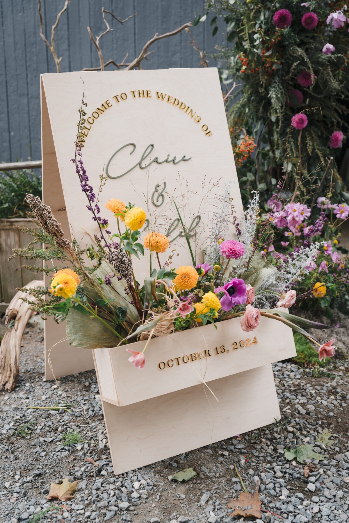 window box welcome sign