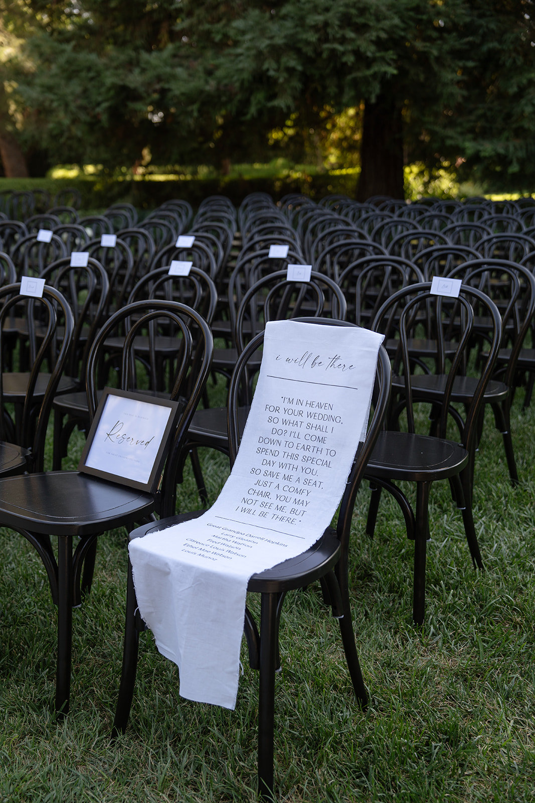 how to honor loved ones who have passed at wedding