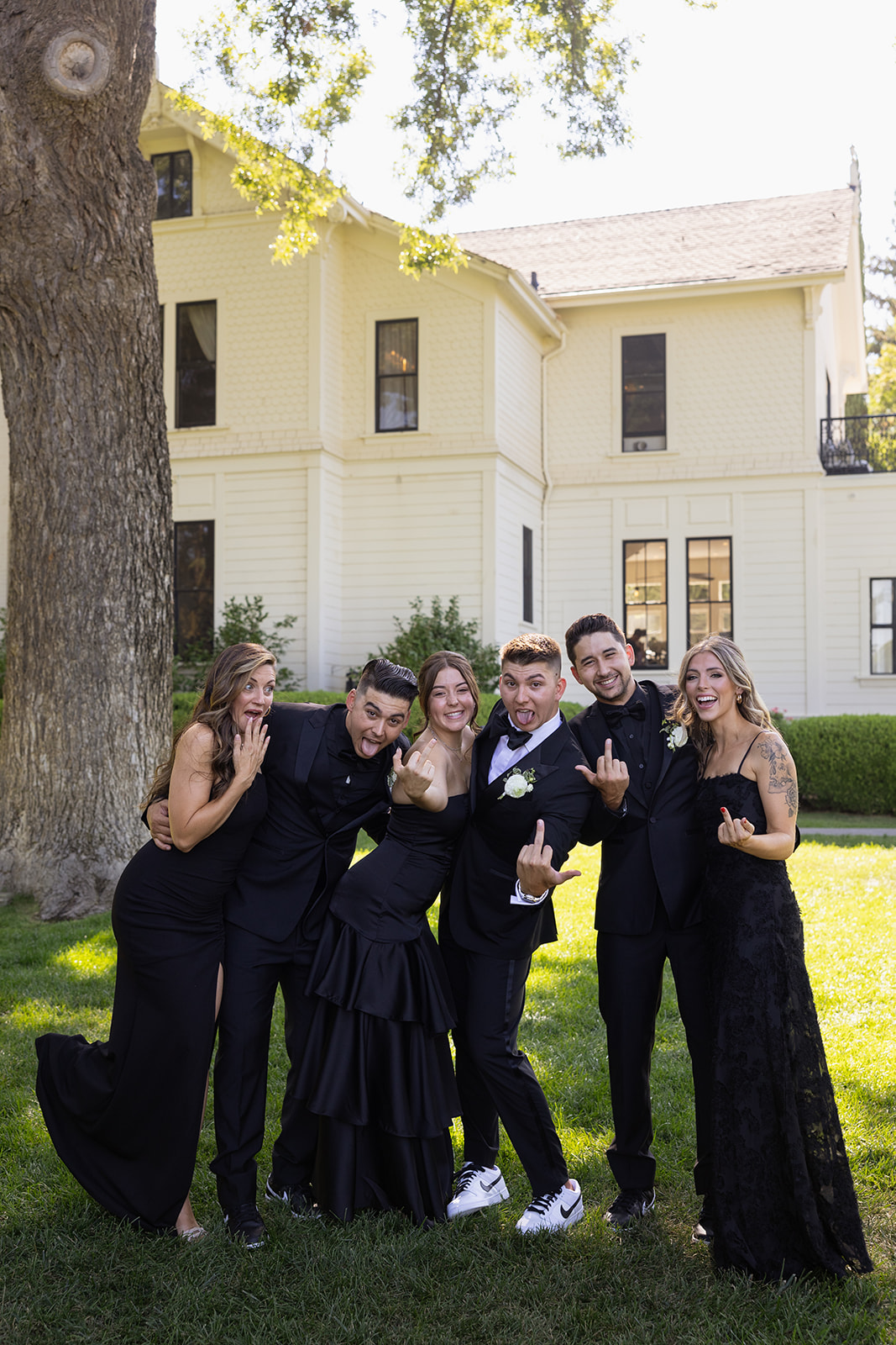 groomsmen and groomswomen