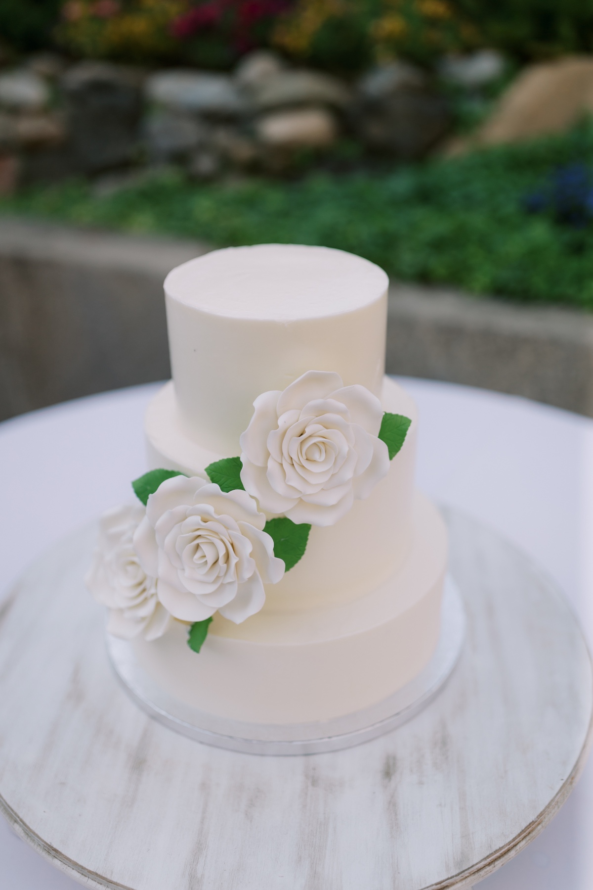 couple's only wedding cake
