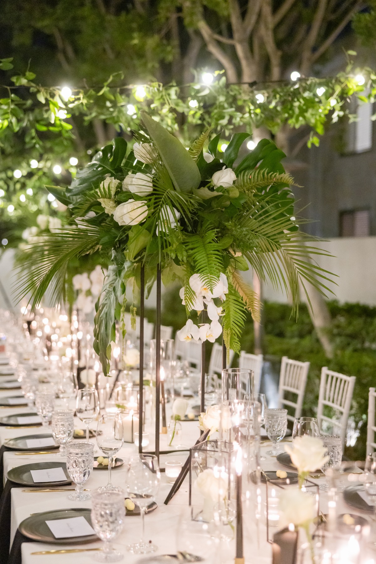 green black and white wedding reception ideas