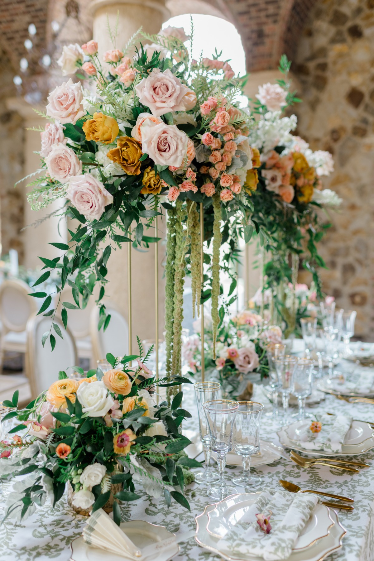 peach wedding flower ideas