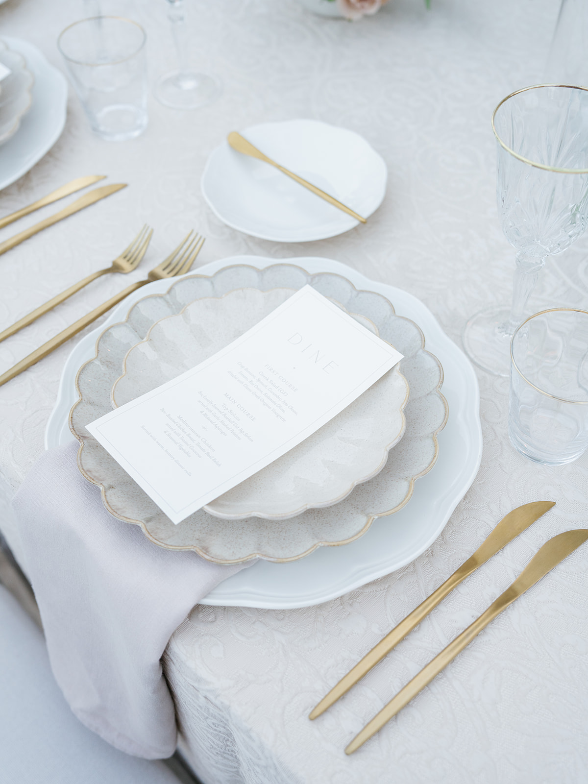 interesting neutral wedding table ideas