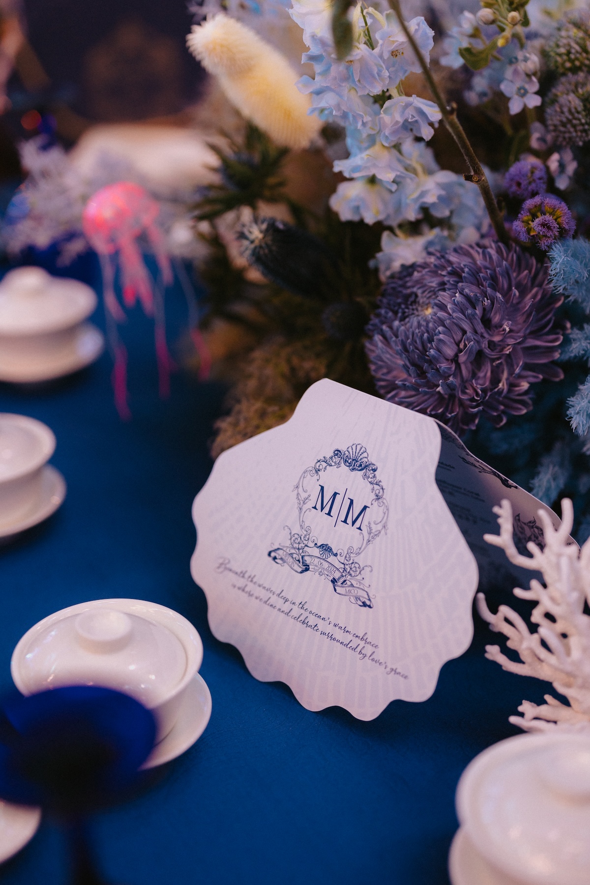 clam shell escort cards