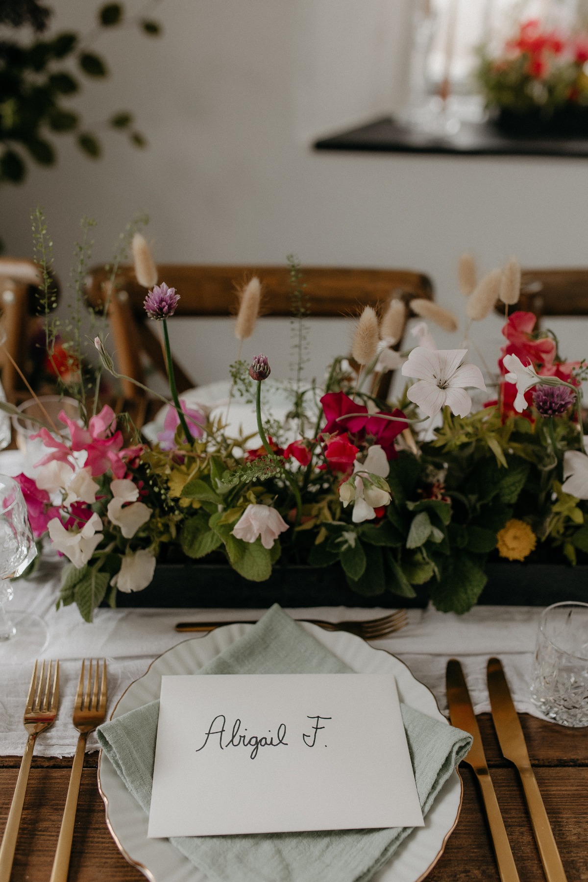 wildflower arrangements for wedding