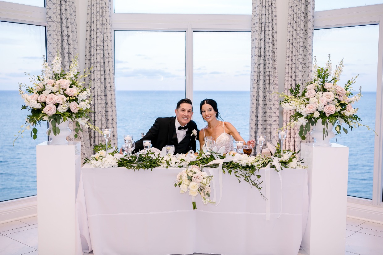 Prisco Sweetheart Table