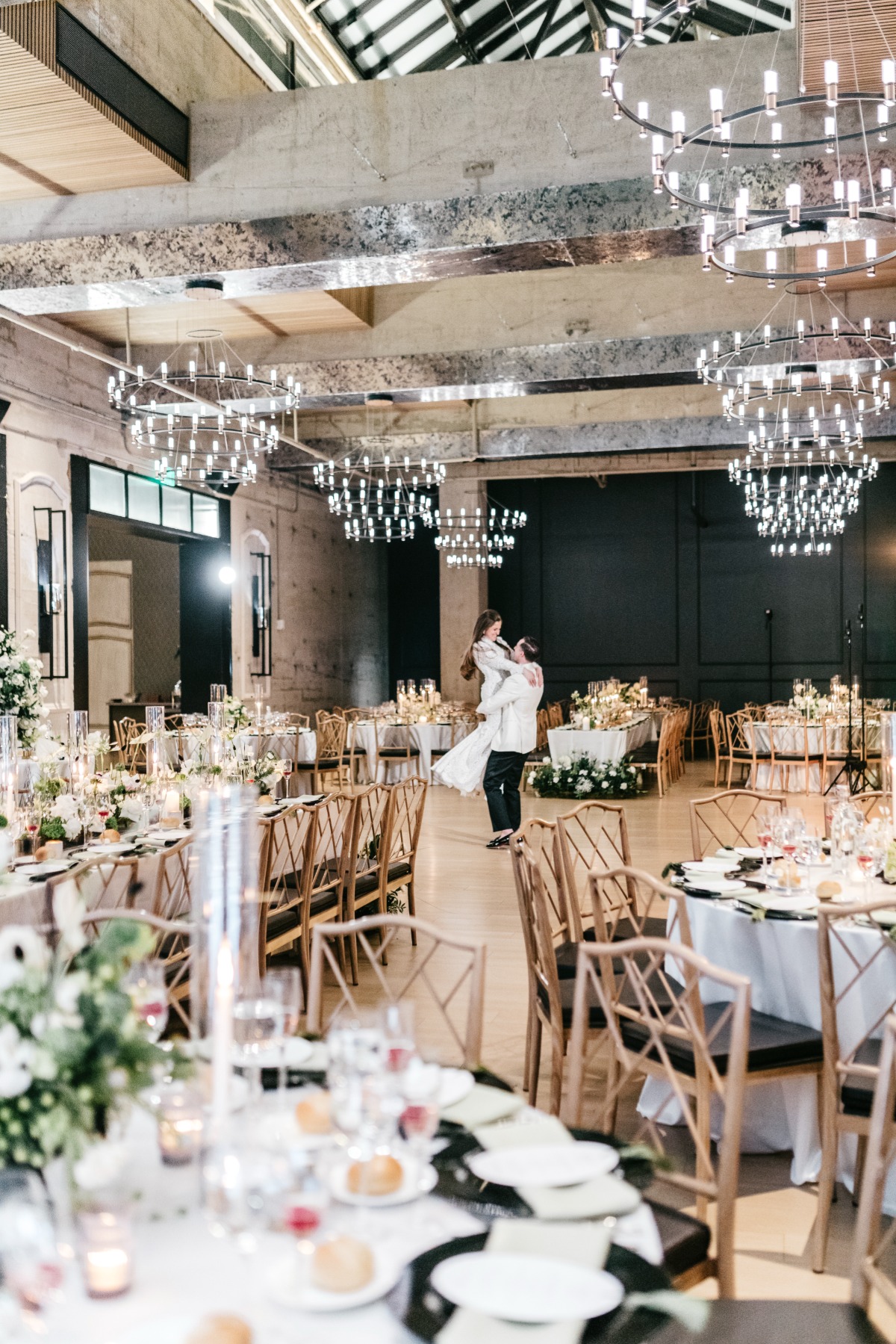 bride and groom first dance photo ideas