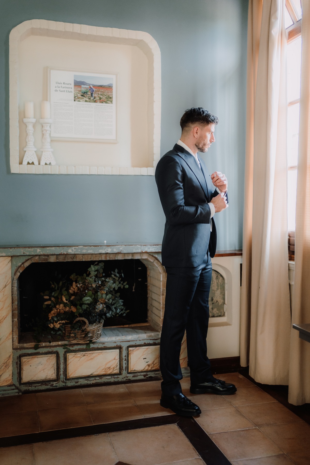 groom getting ready photo ideas