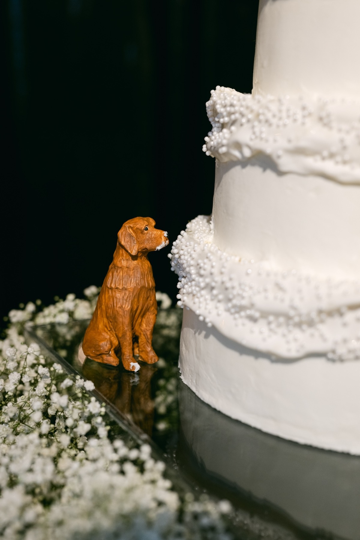 custom pet statue for wedding cake