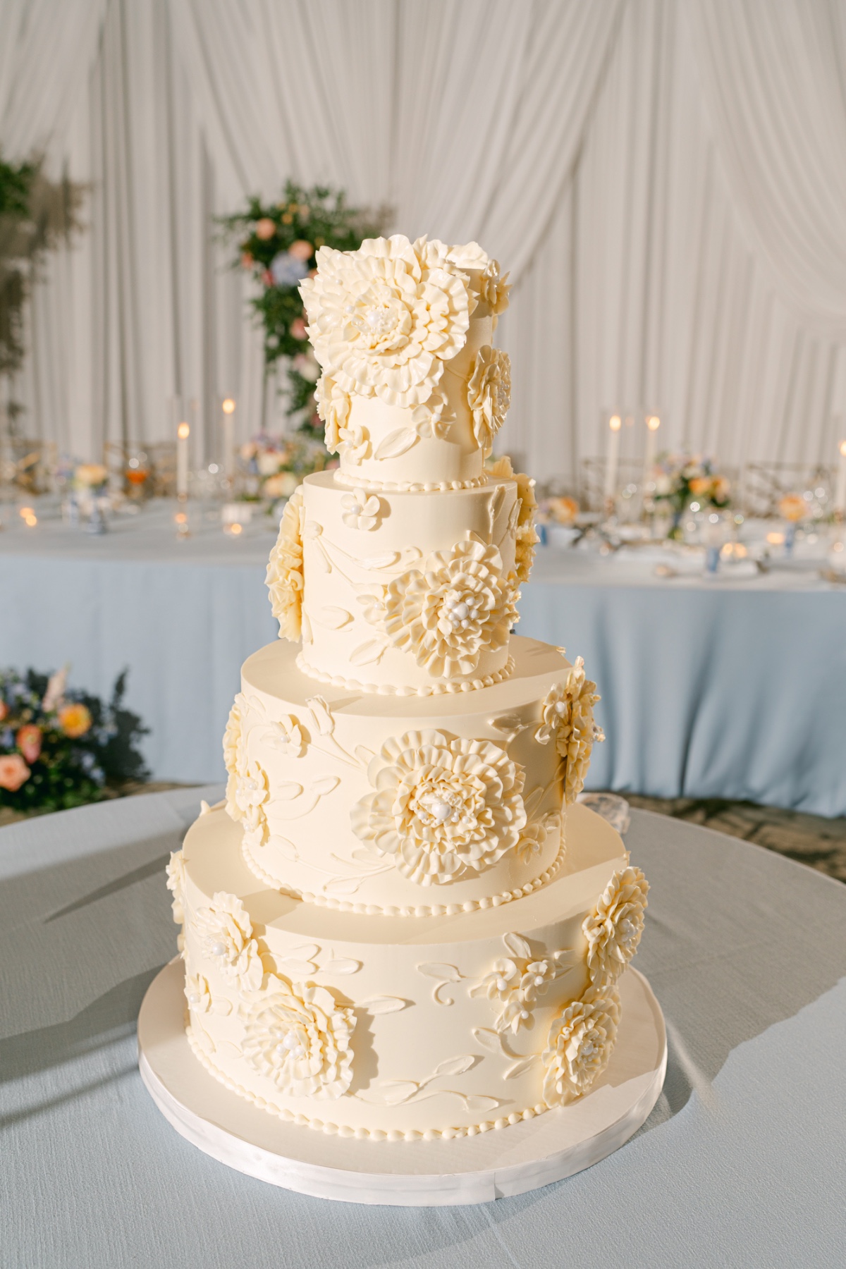 cream buttercream wedding cake