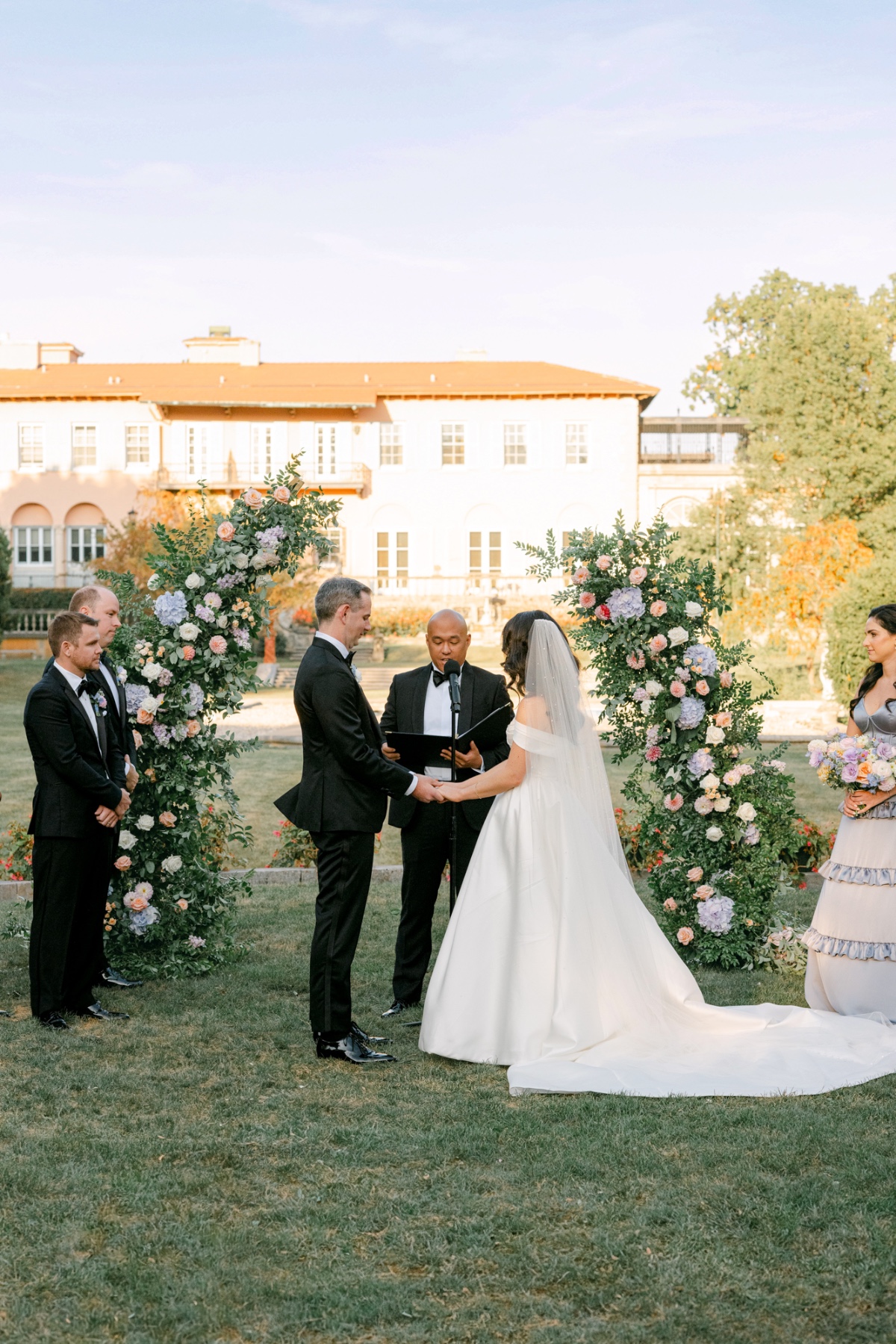 wedding ceremony at the cuneo mansion