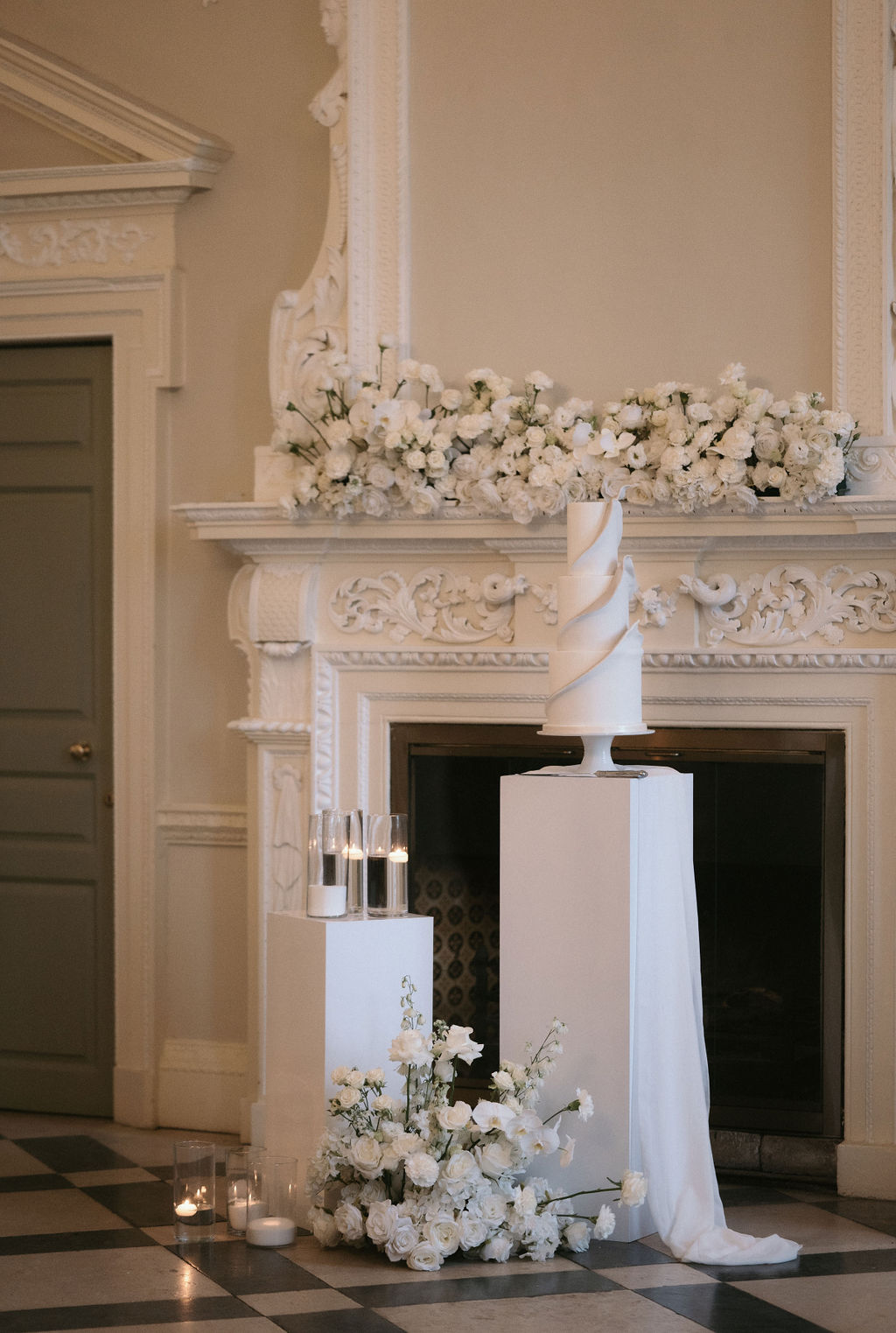 sculptural fondant wedding cake