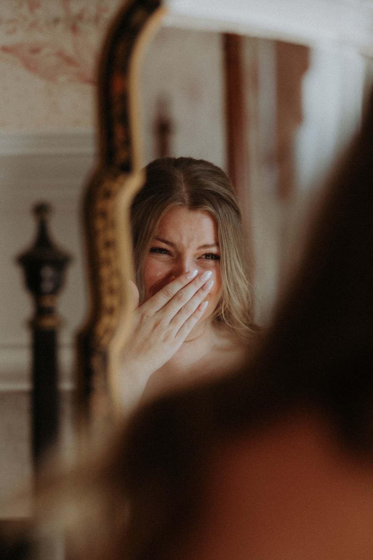 cute getting ready bridal portrait ideas