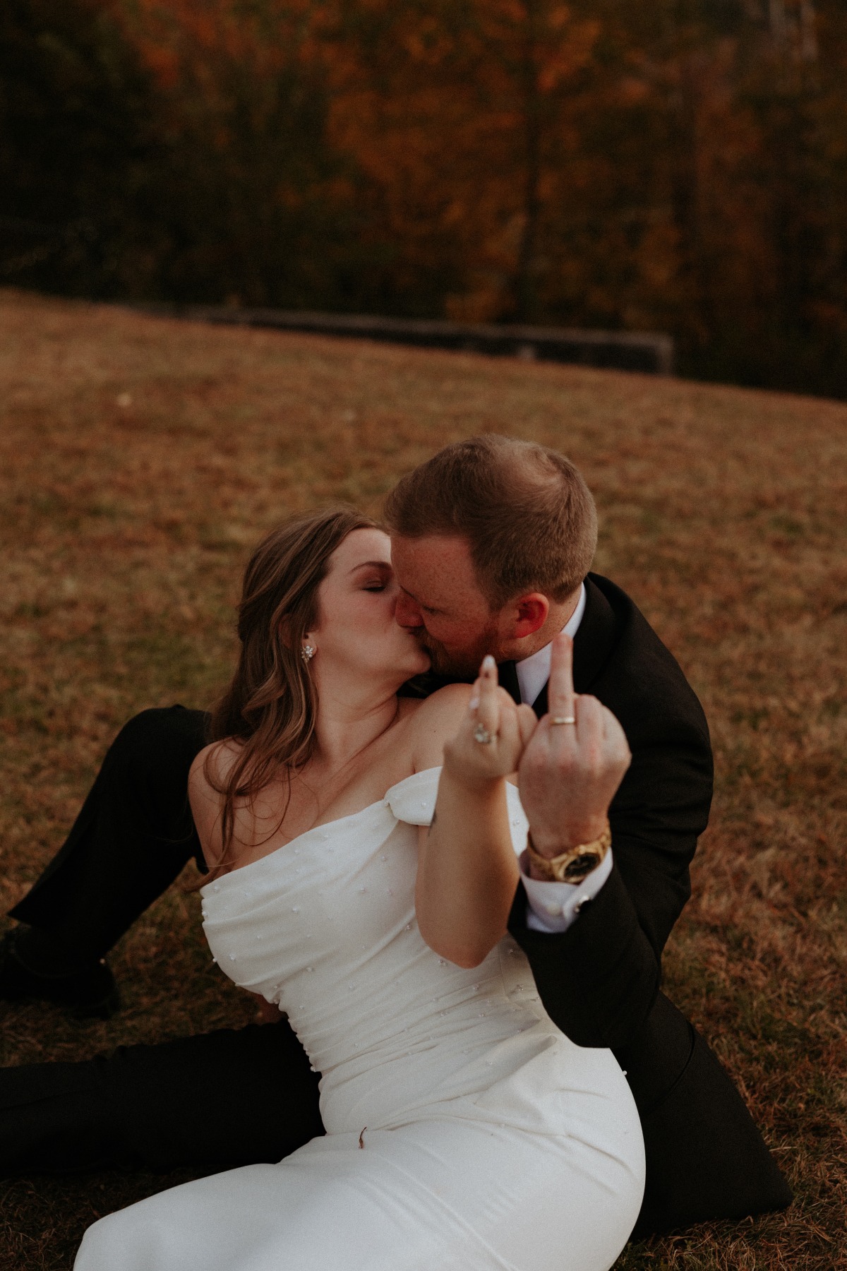 funny ring photo idea for wedding