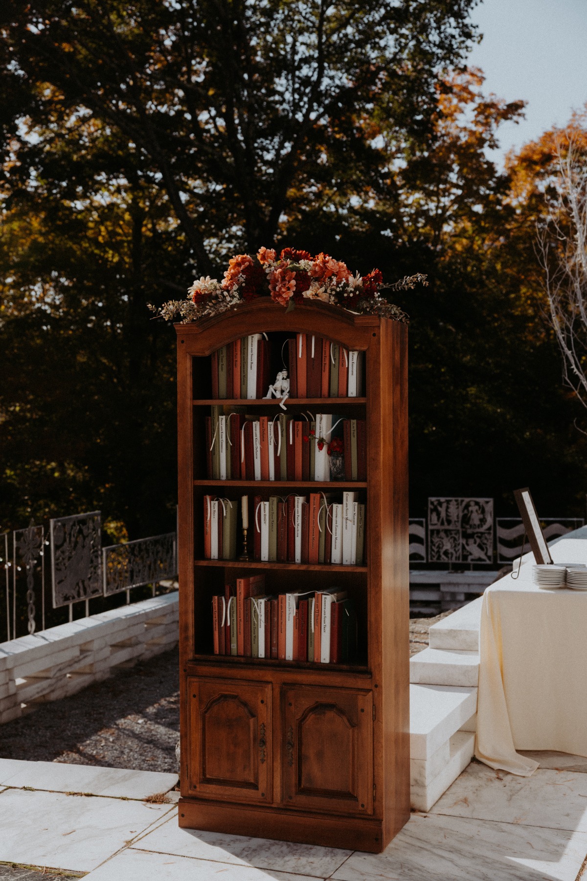 bookshelf escort display