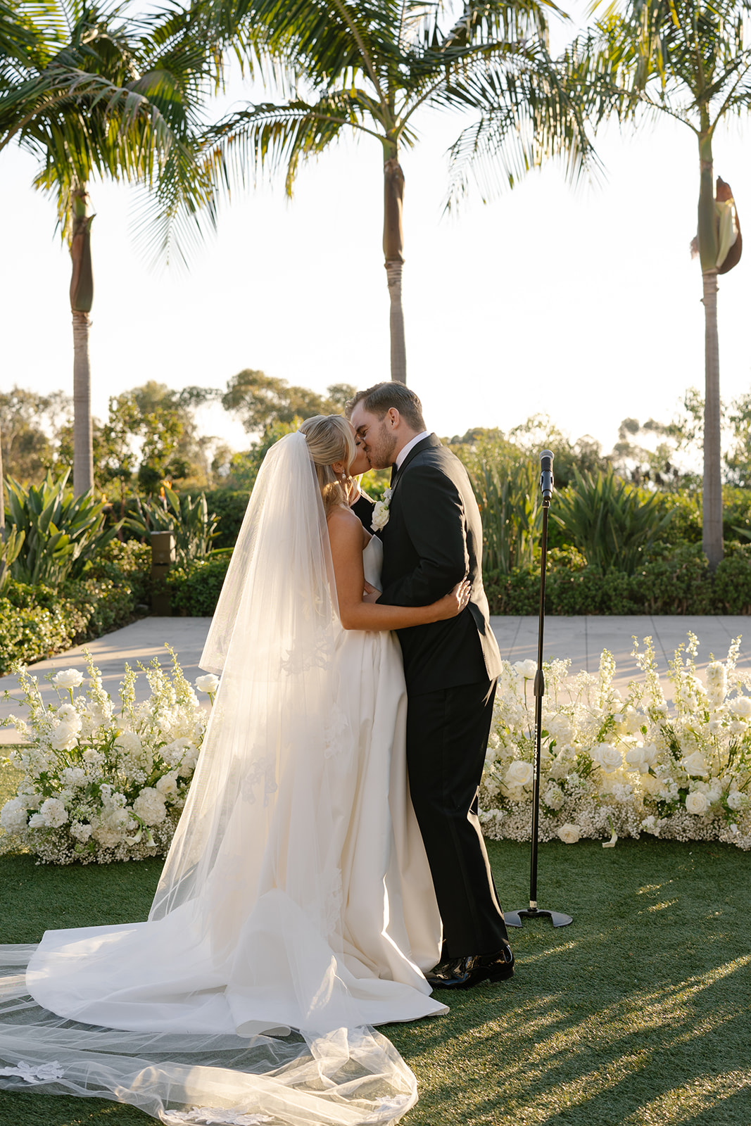 carlsbad-aviara-hyatt-wedding-sarah-brendan-emily-magers-photography-550