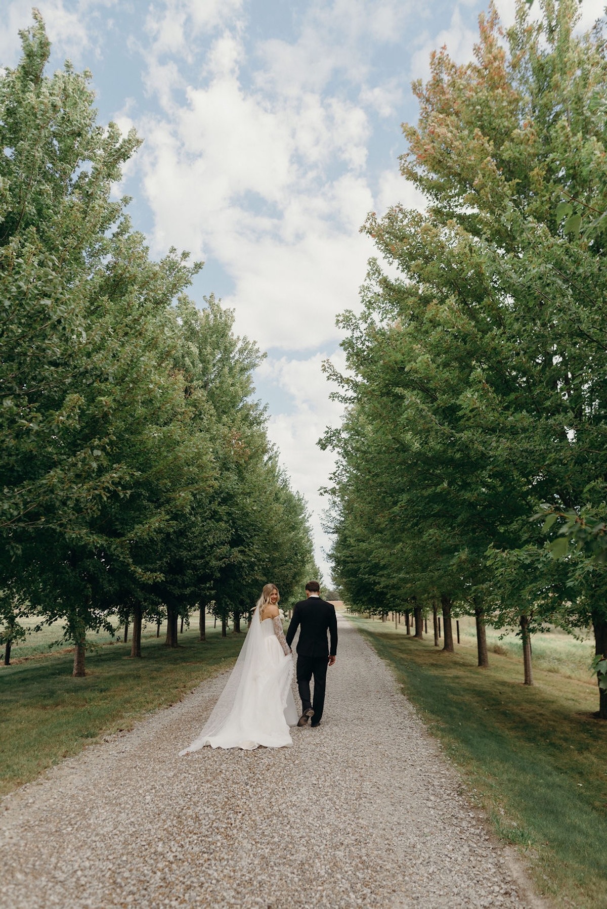 desmoines-backyard-luxury-wedding450