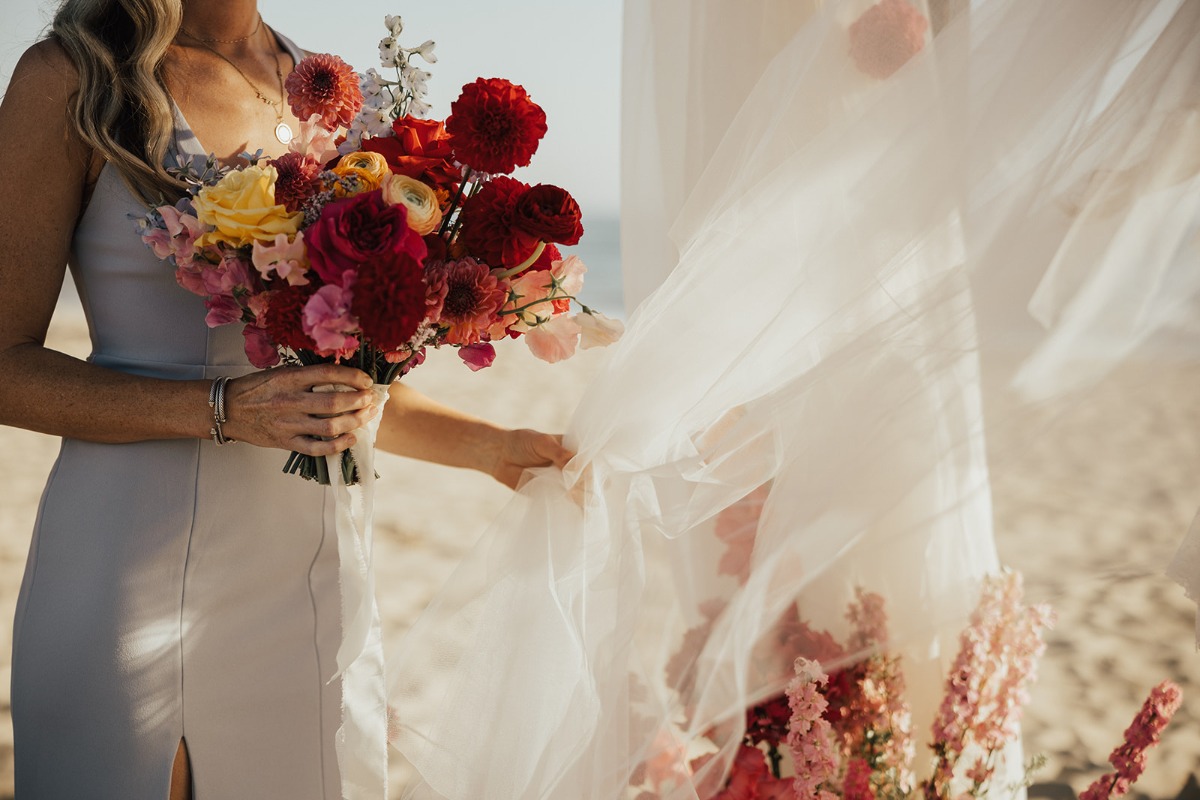 candid wedding ceremony photos