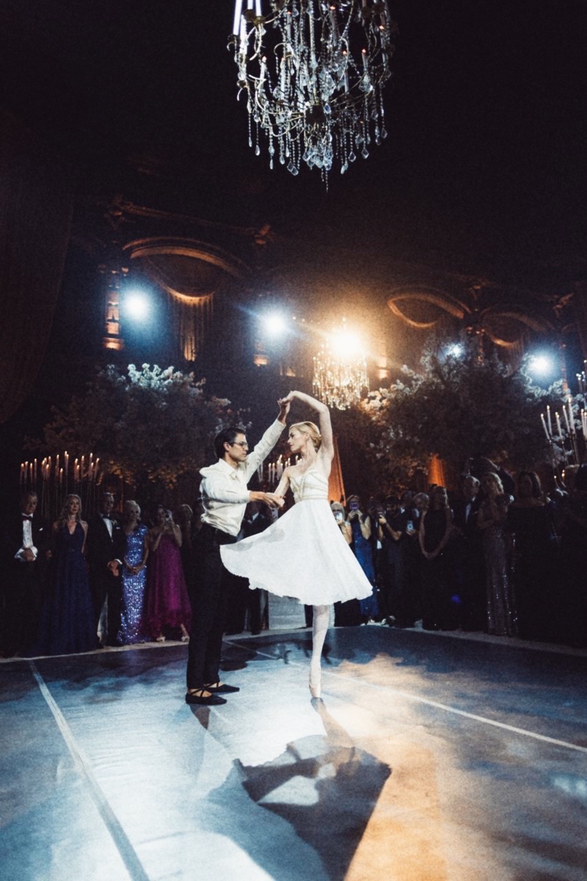 bride and groom dance ballet