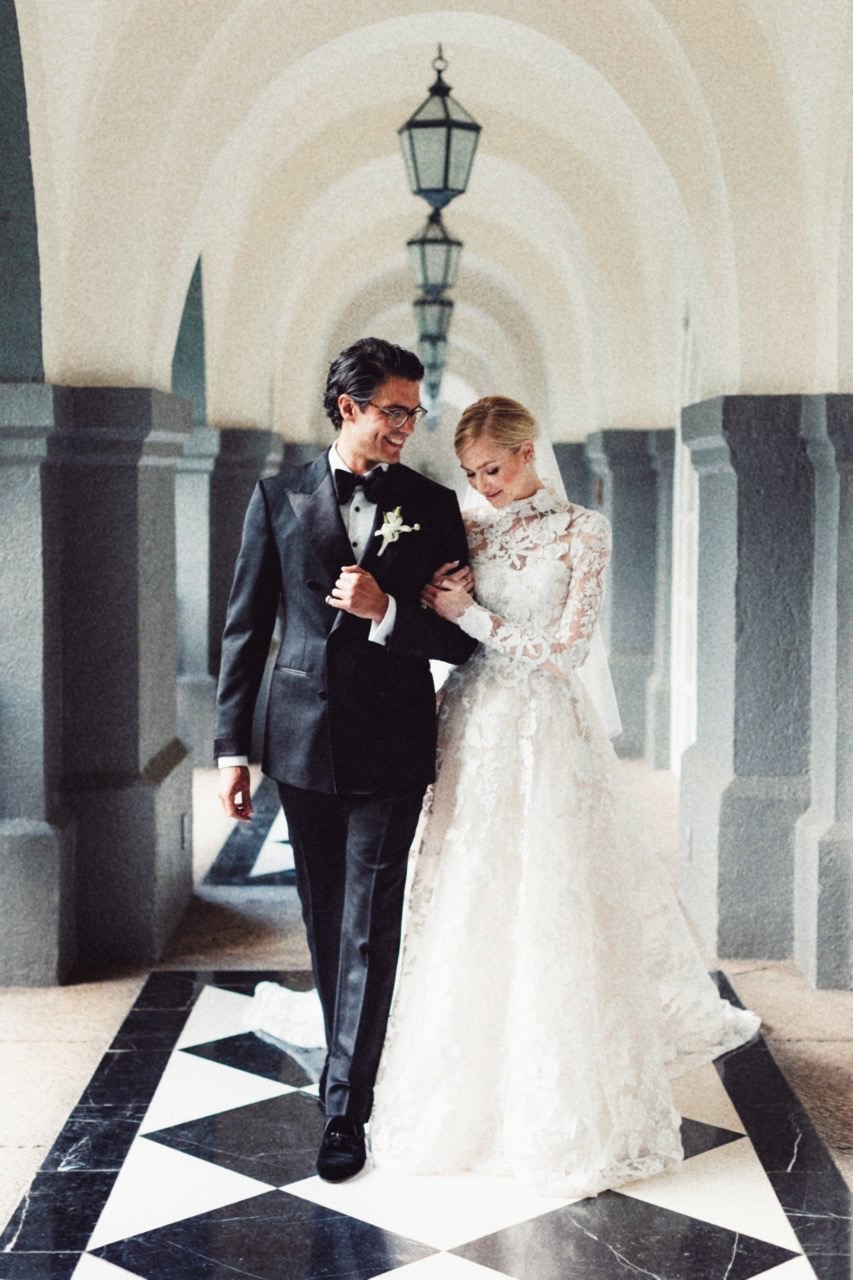 cute wedding portrait poses