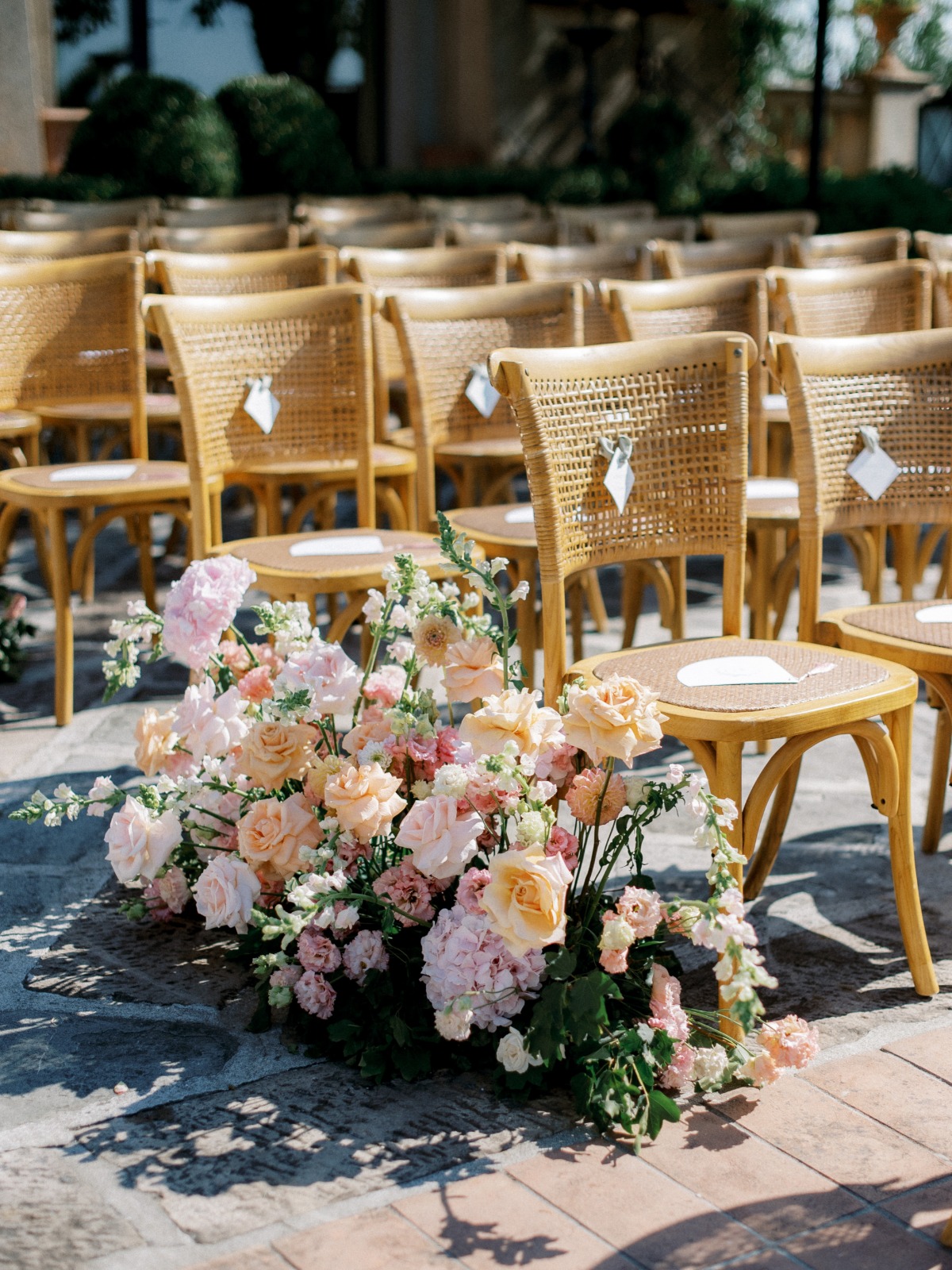pastel aisle floral arrangement ideas