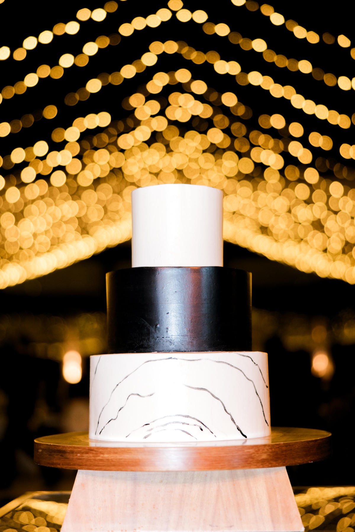 black and white wedding cake ideas