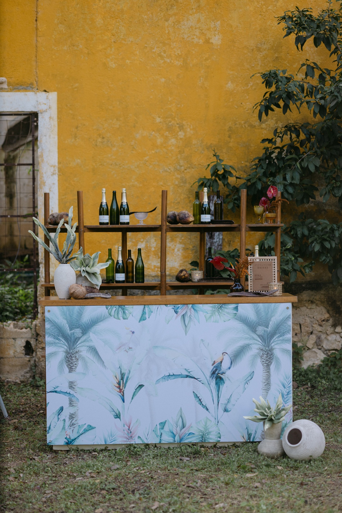 tropical cocktail hour wedding bar