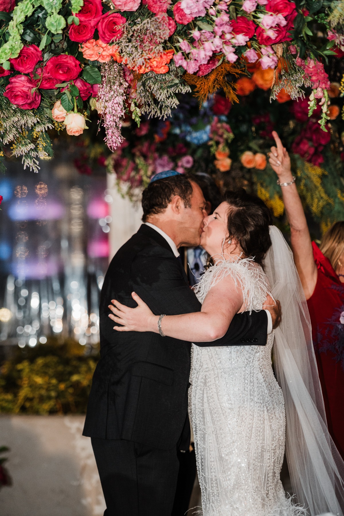 wedding ceremony kiss photo ideas