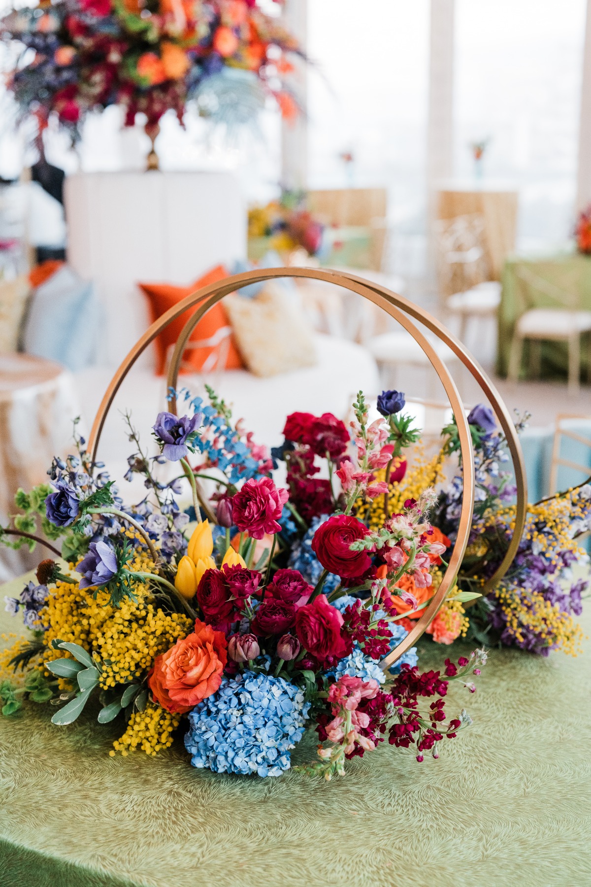 modern floral centerpieces for wedding